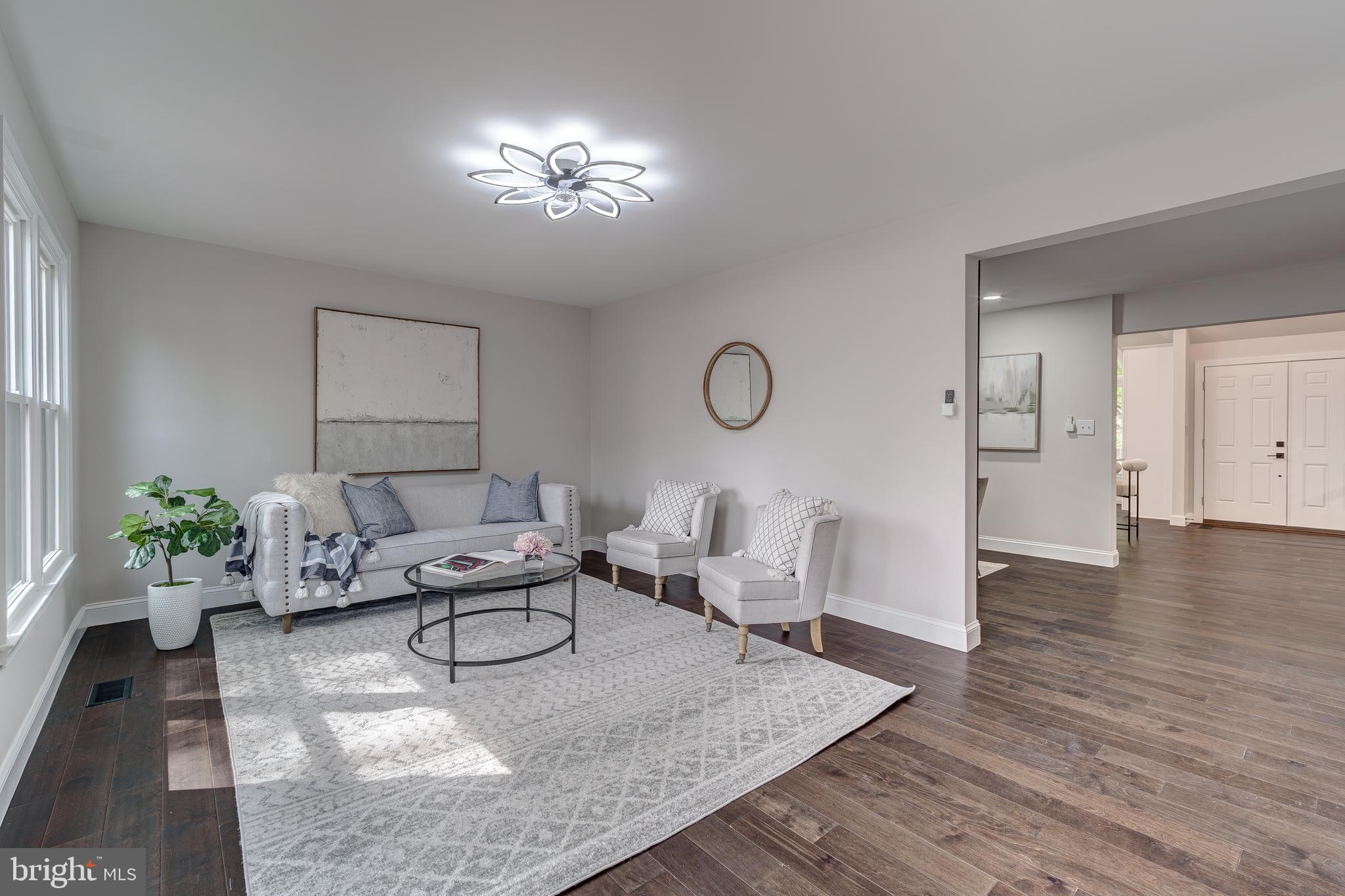 5275 Dunleigh Dr
