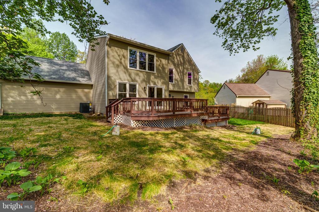 5275 Dunleigh Dr
