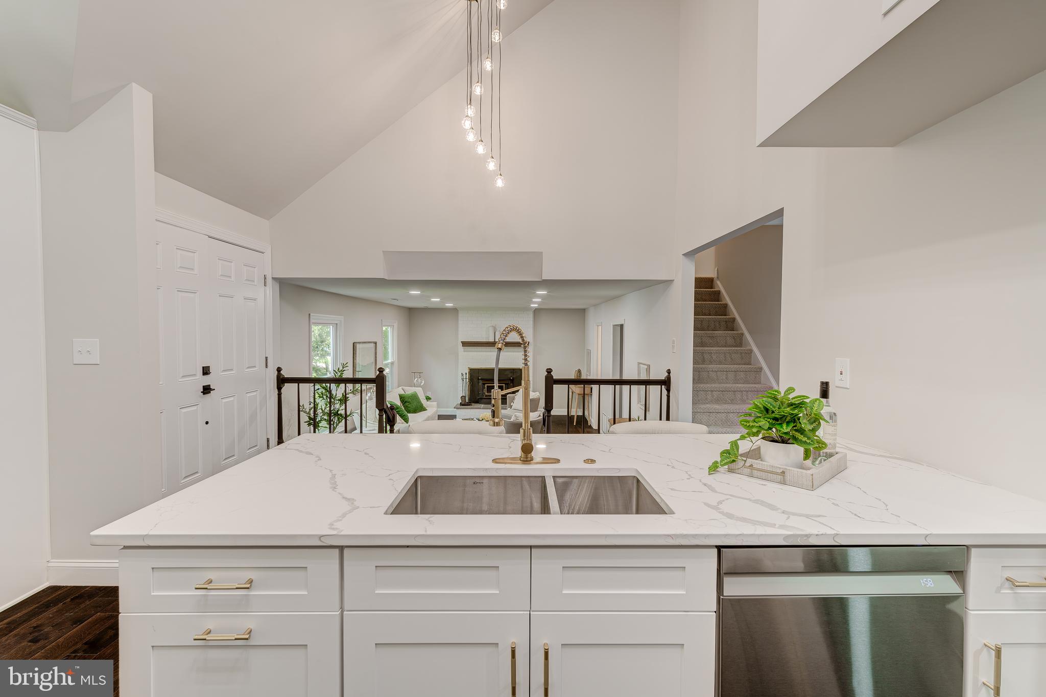 5275 Dunleigh Dr