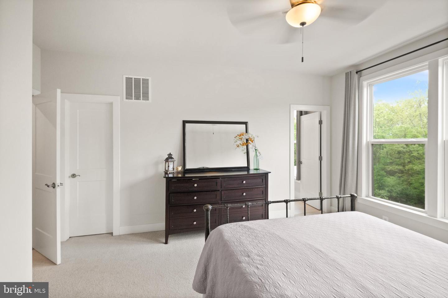 2495 Liberty Loop