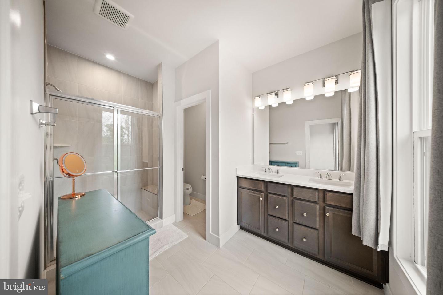 2495 Liberty Loop