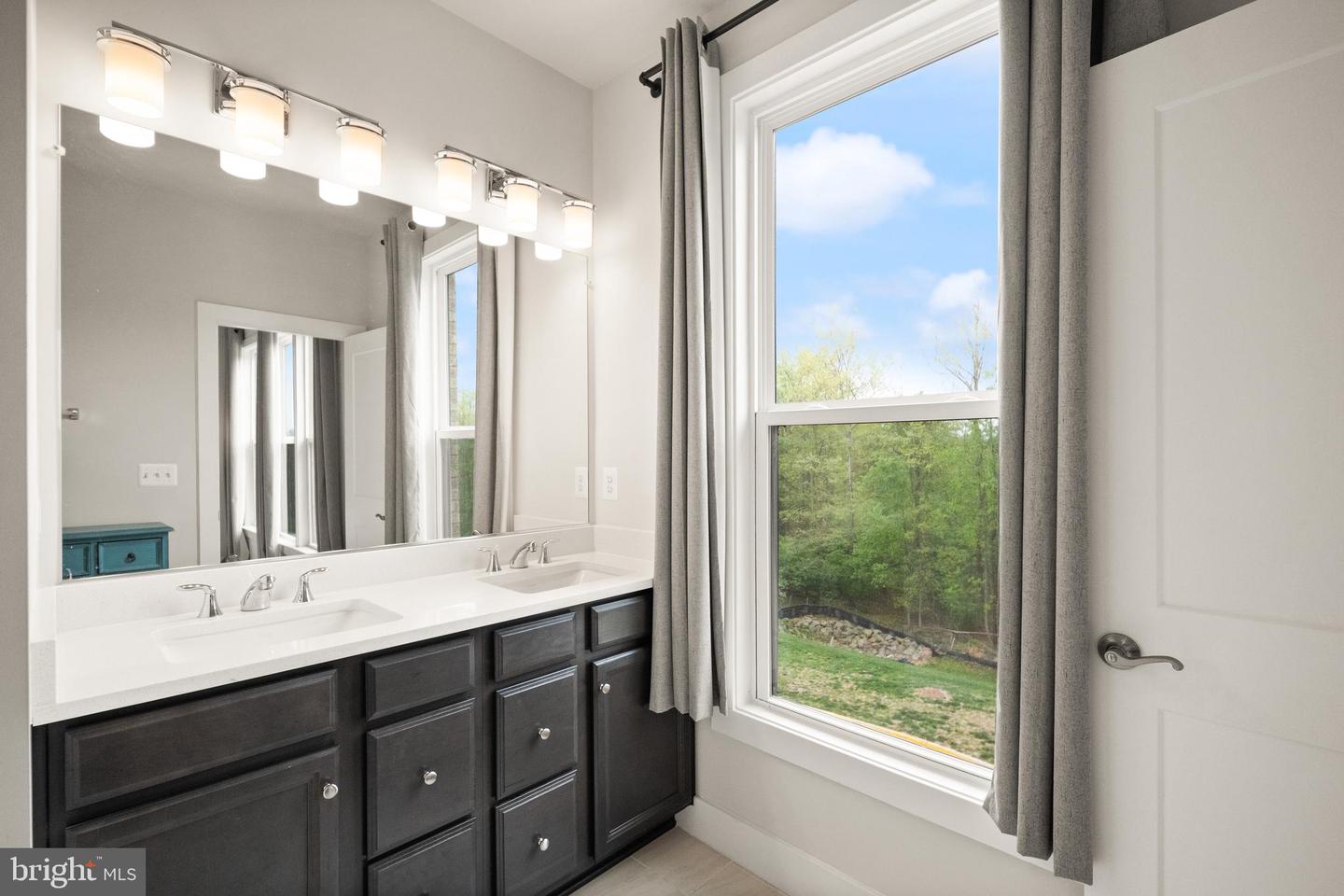 2495 Liberty Loop