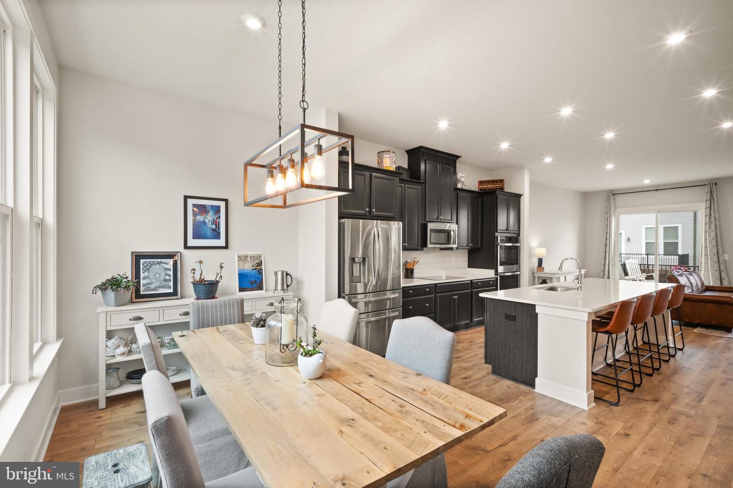 2495 Liberty Loop