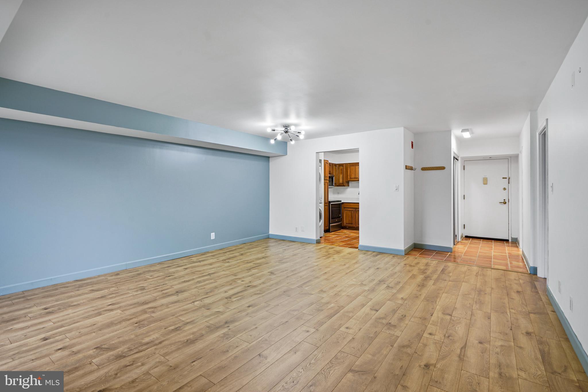 3800 Powell Ln #703