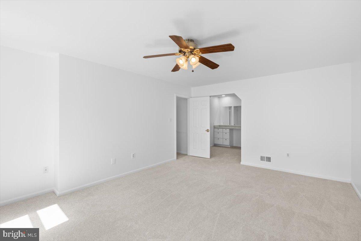 905 Holly Creek Dr