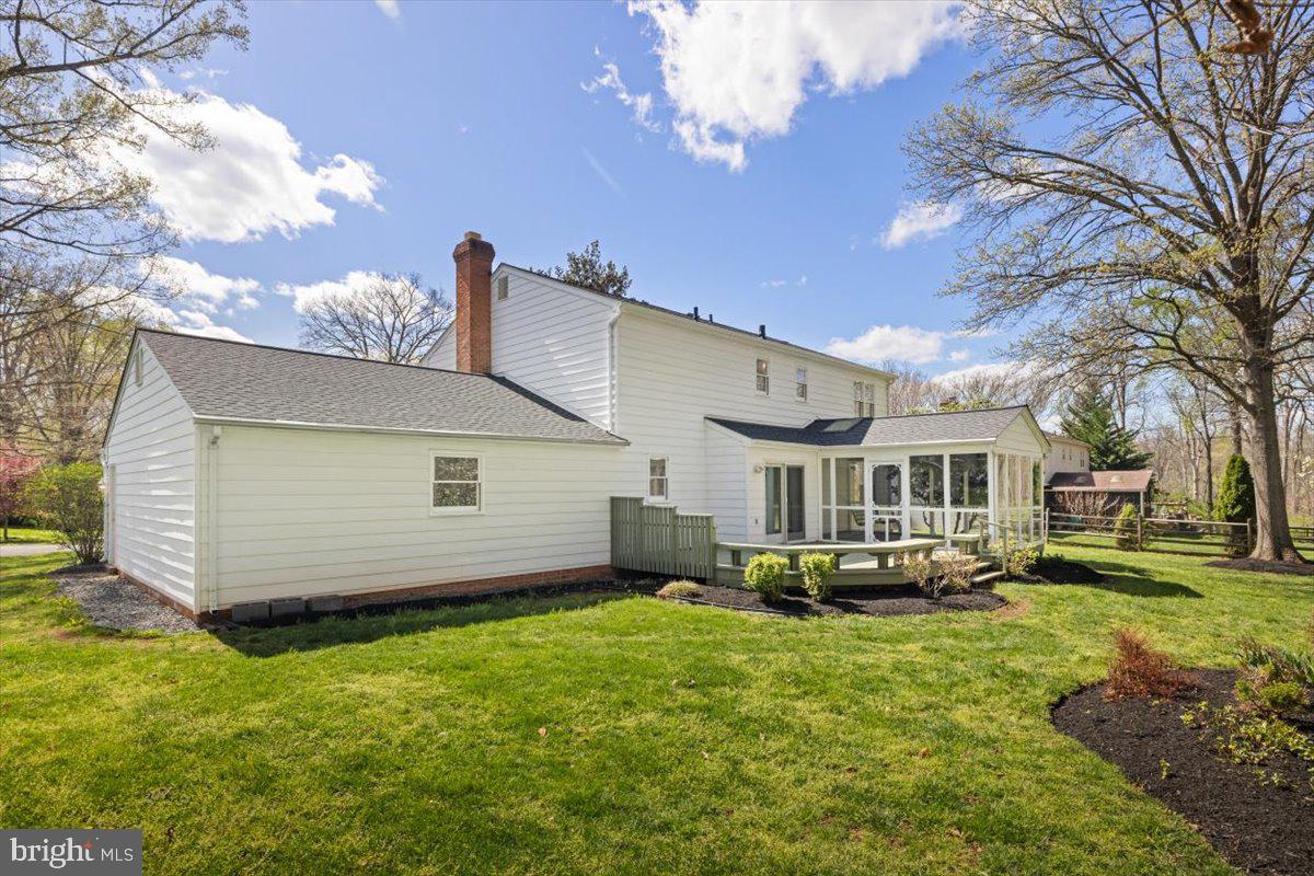 905 Holly Creek Dr