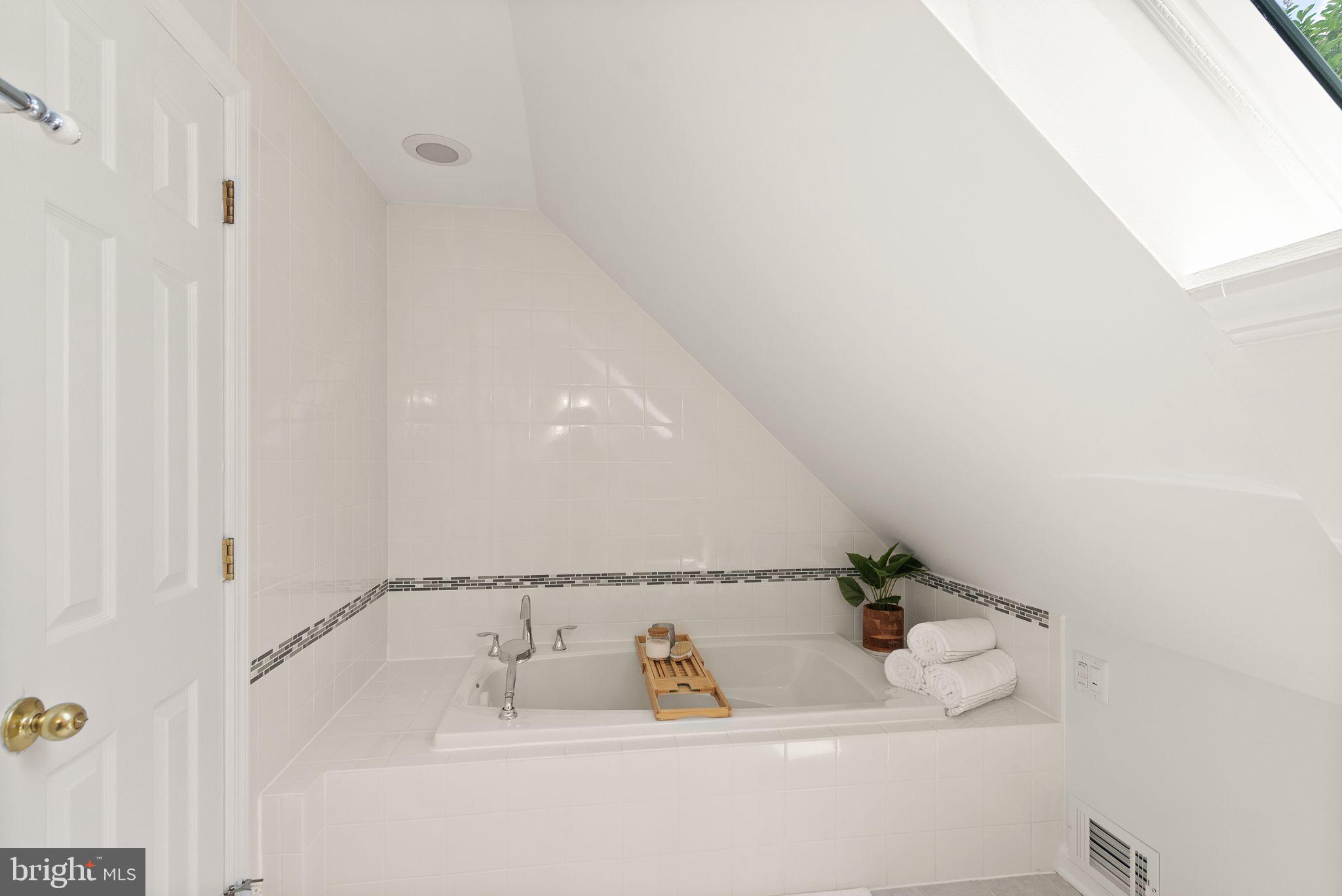 13120 Pennypacker Ln