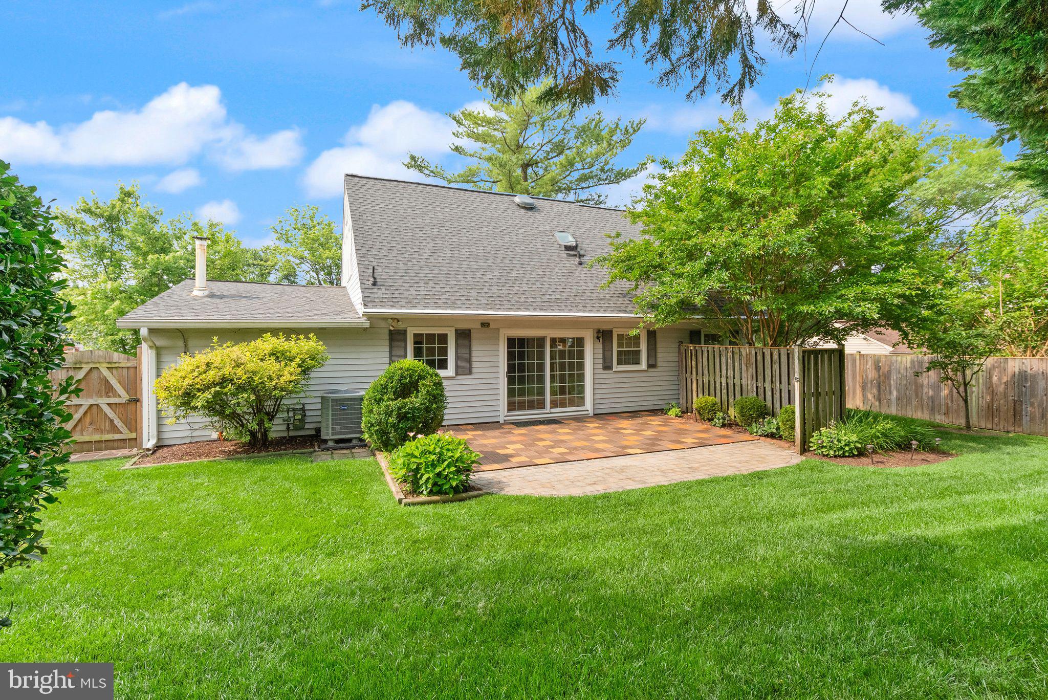 13120 Pennypacker Ln