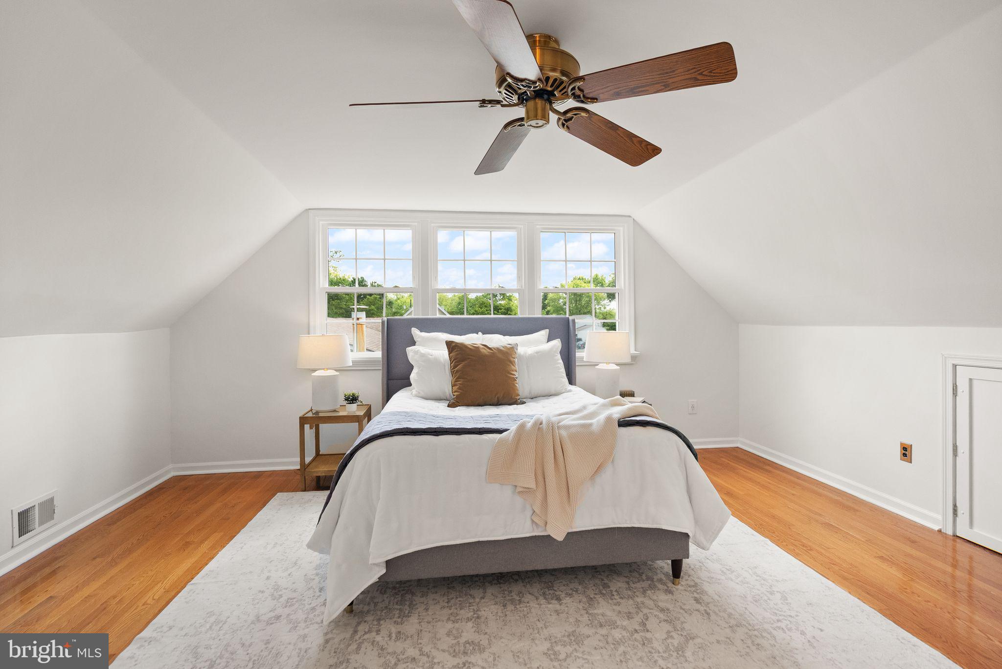 13120 Pennypacker Ln