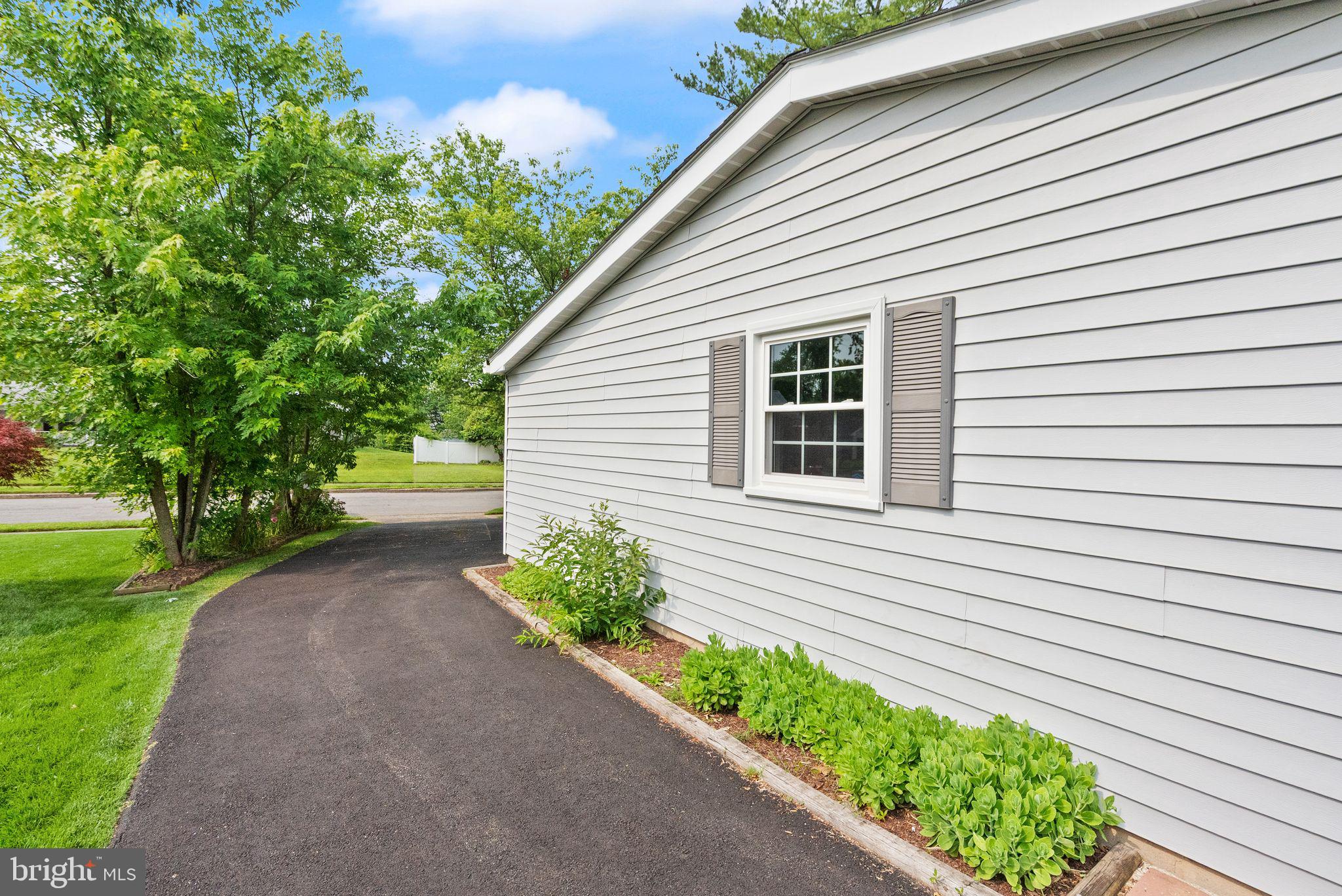 13120 Pennypacker Ln