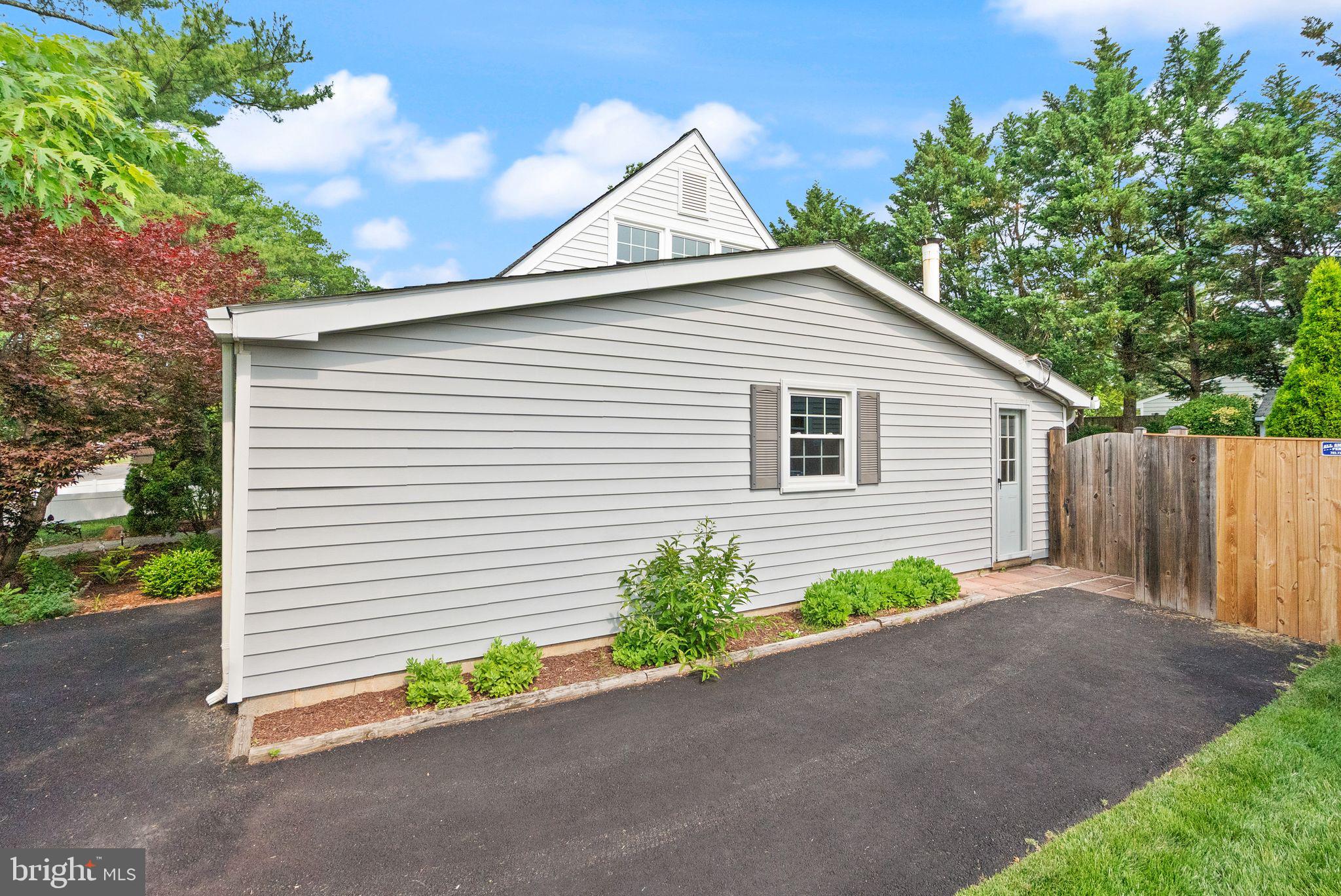 13120 Pennypacker Ln