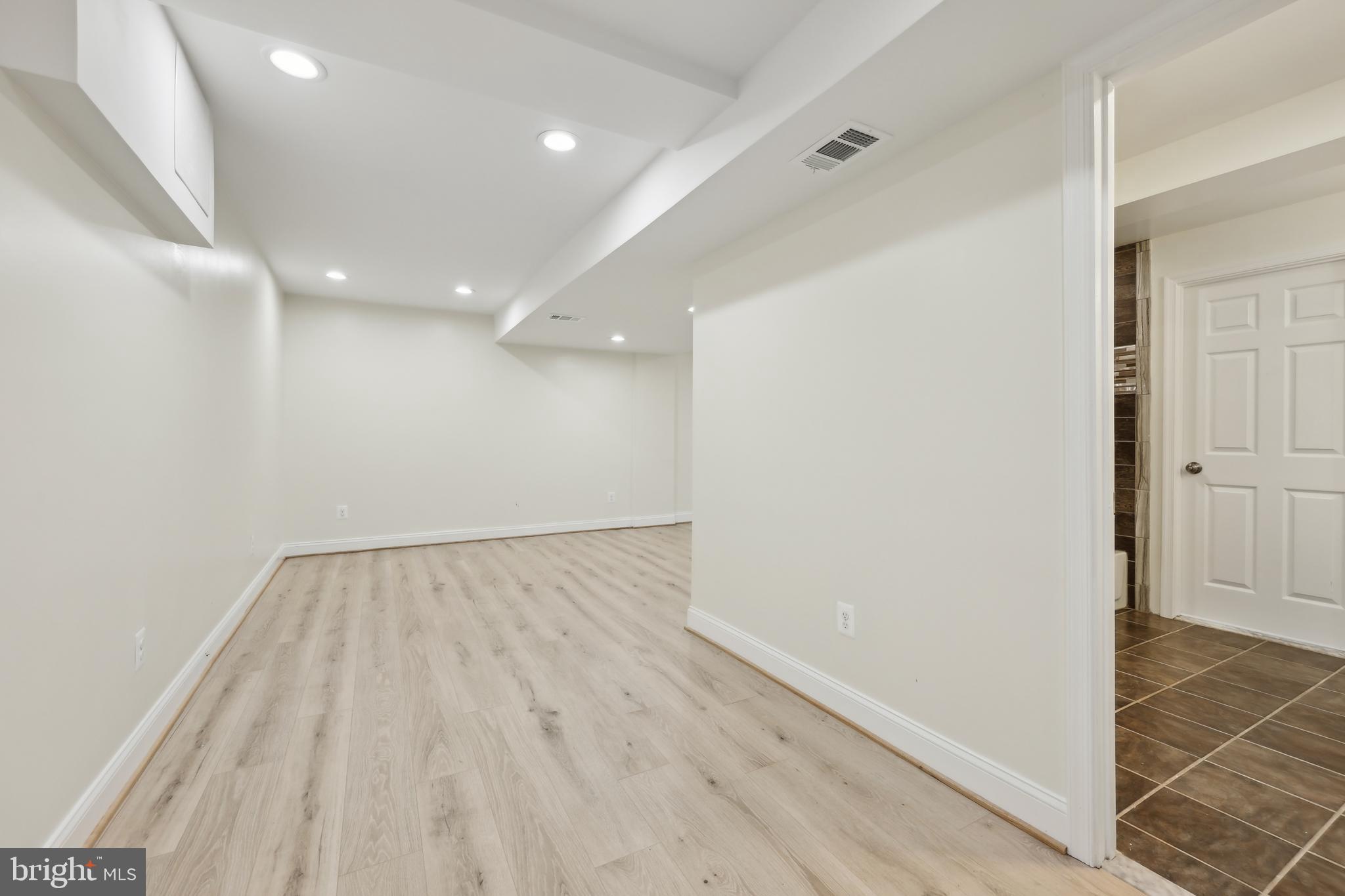 4907 Chanticleer Ave