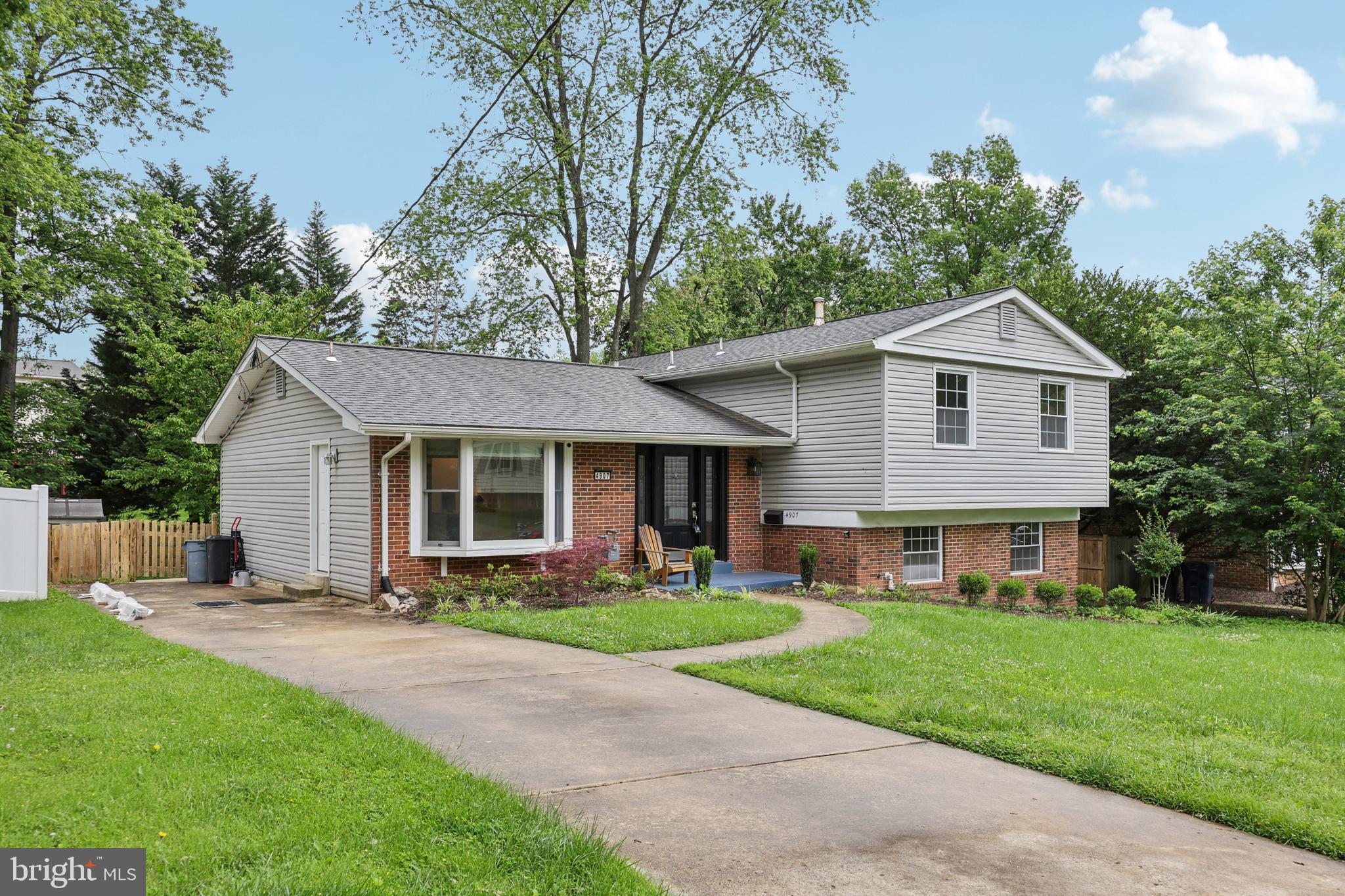 4907 Chanticleer Ave