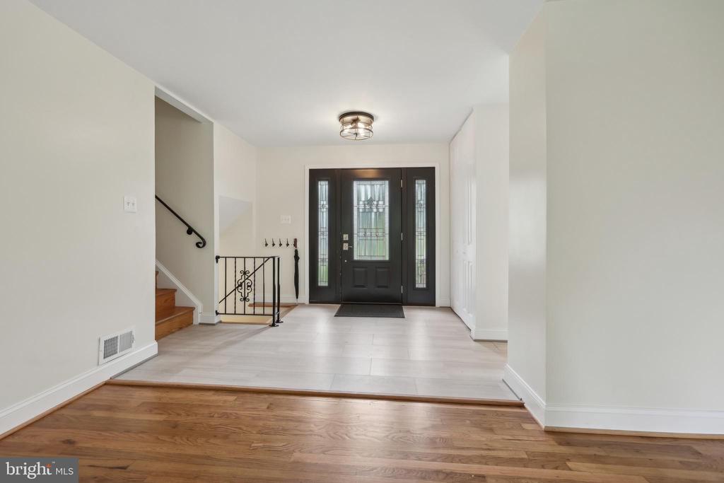 4907 Chanticleer Ave