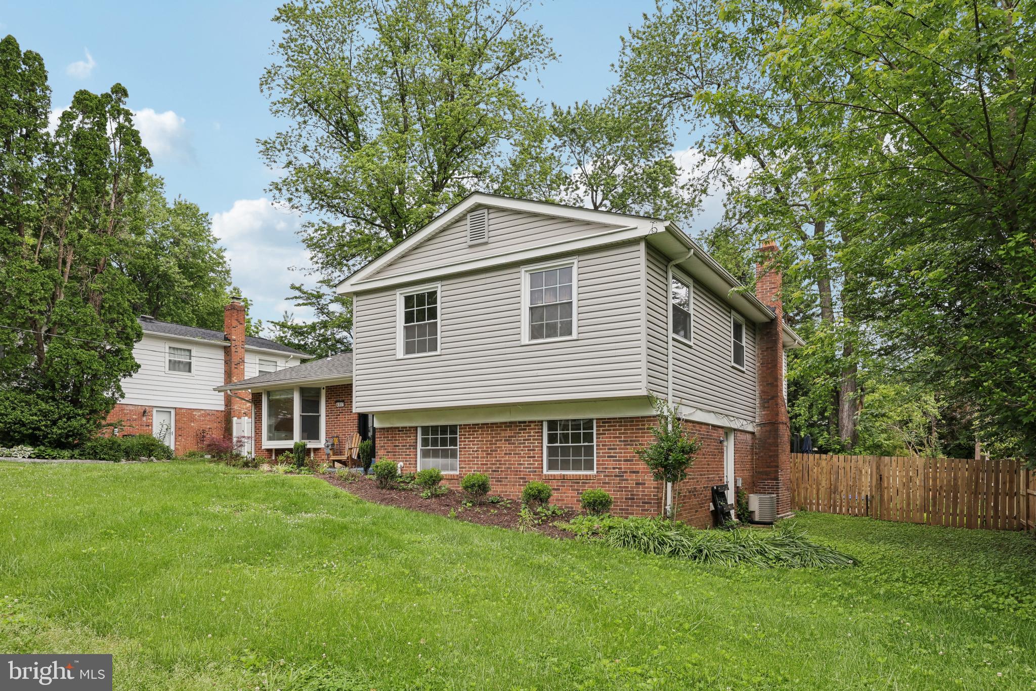 4907 Chanticleer Ave