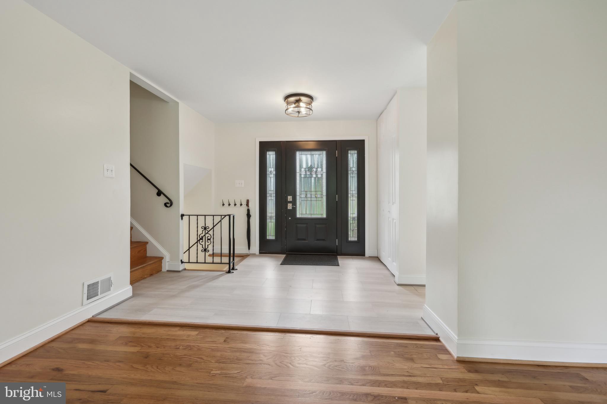 4907 Chanticleer Ave