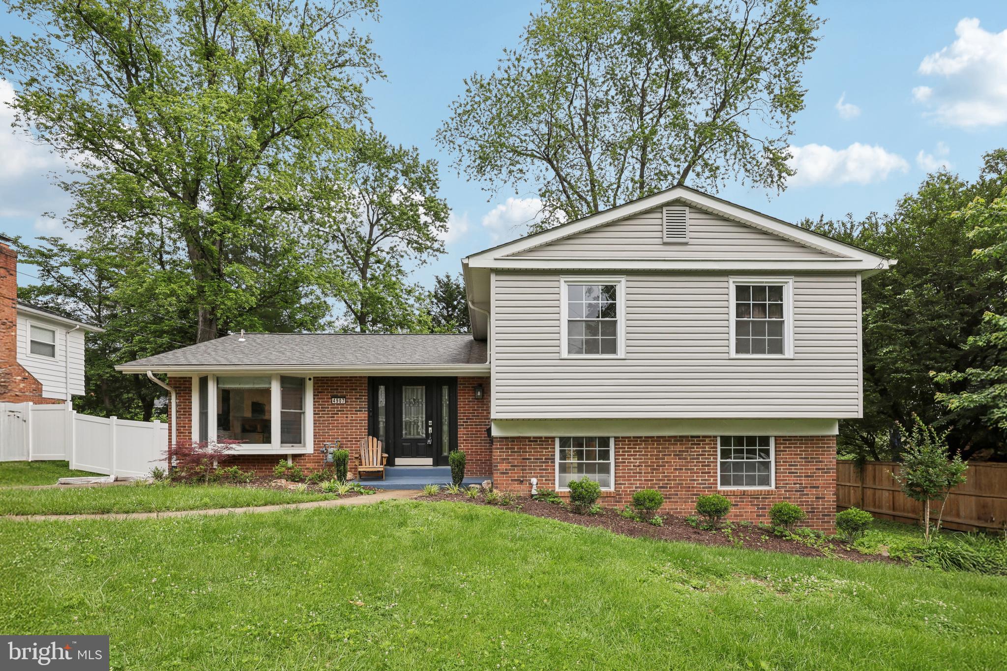 4907 Chanticleer Ave
