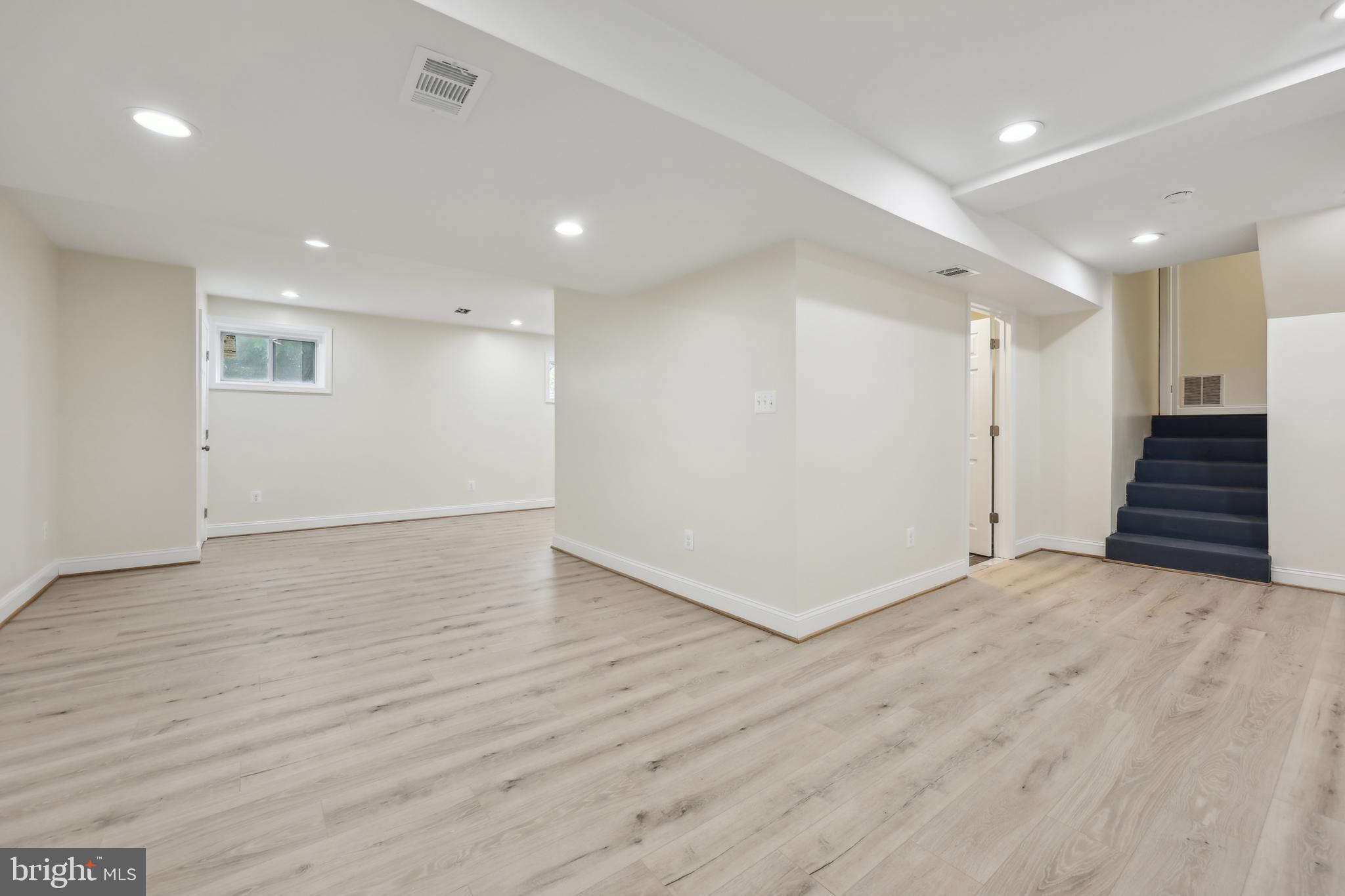 4907 Chanticleer Ave