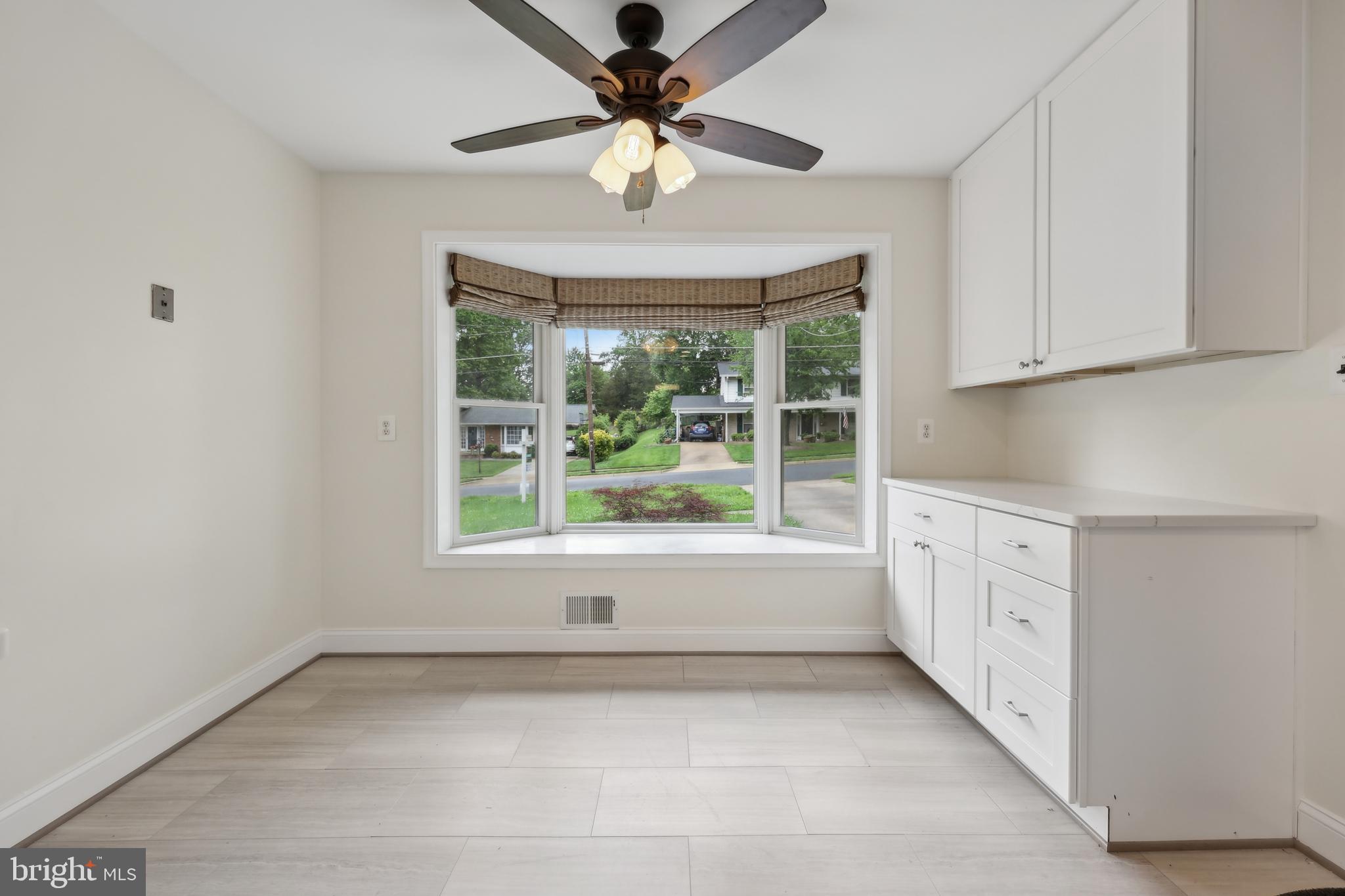 4907 Chanticleer Ave