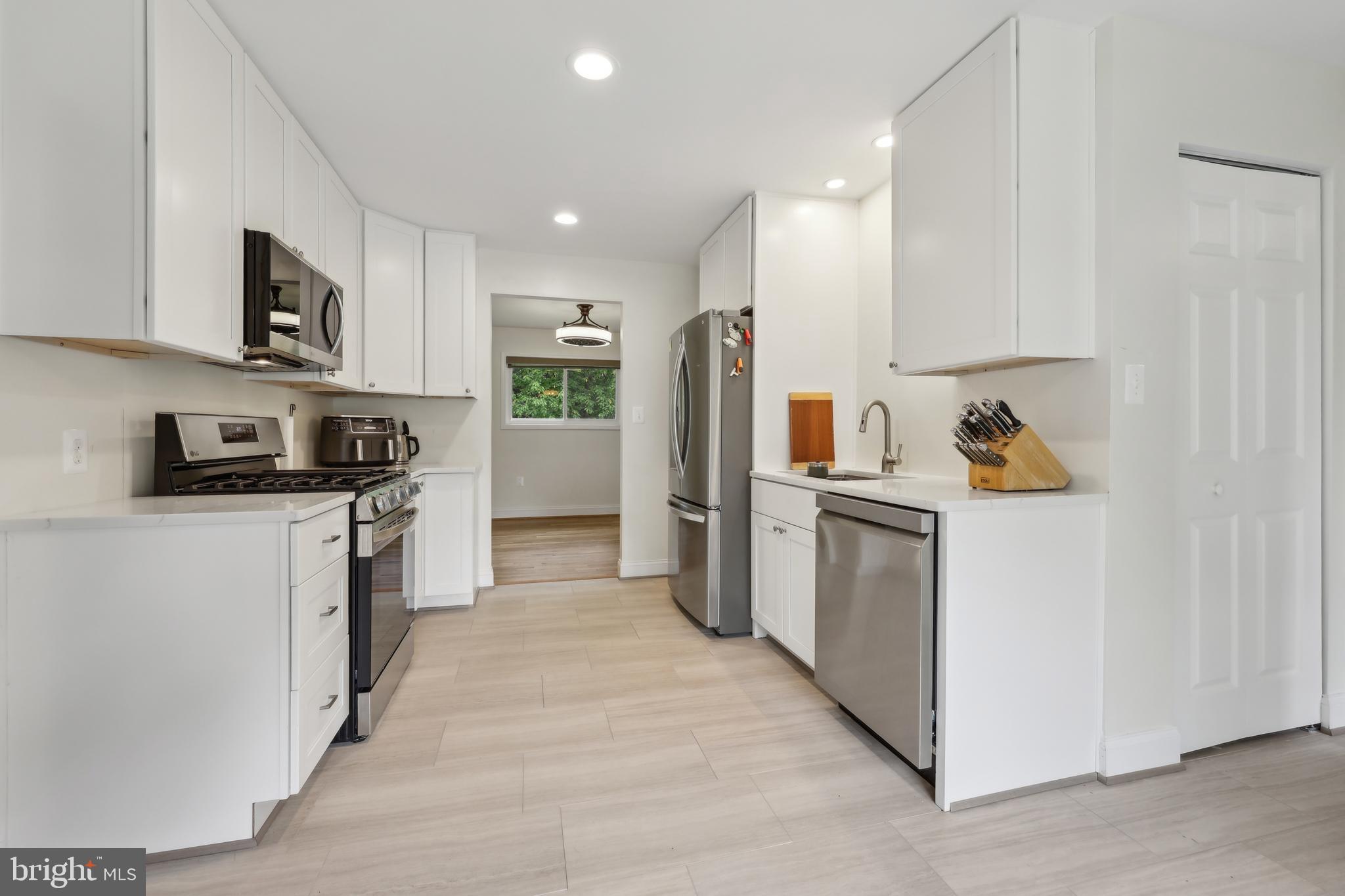 4907 Chanticleer Ave