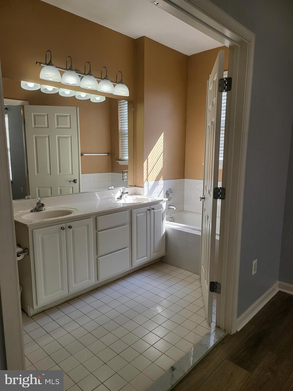 4191 LOCHLEVEN TRL #201