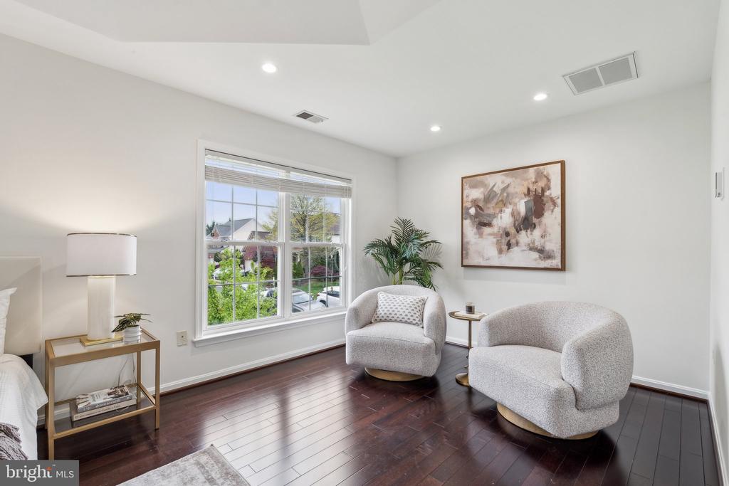 3715 Renoir Terrace