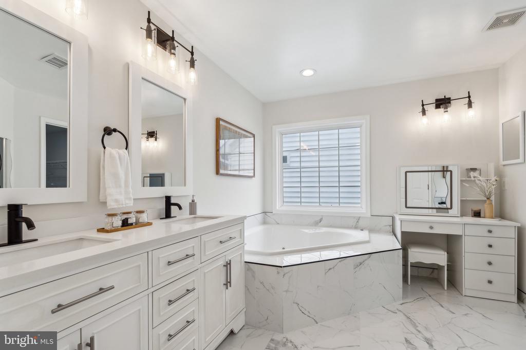3715 Renoir Terrace