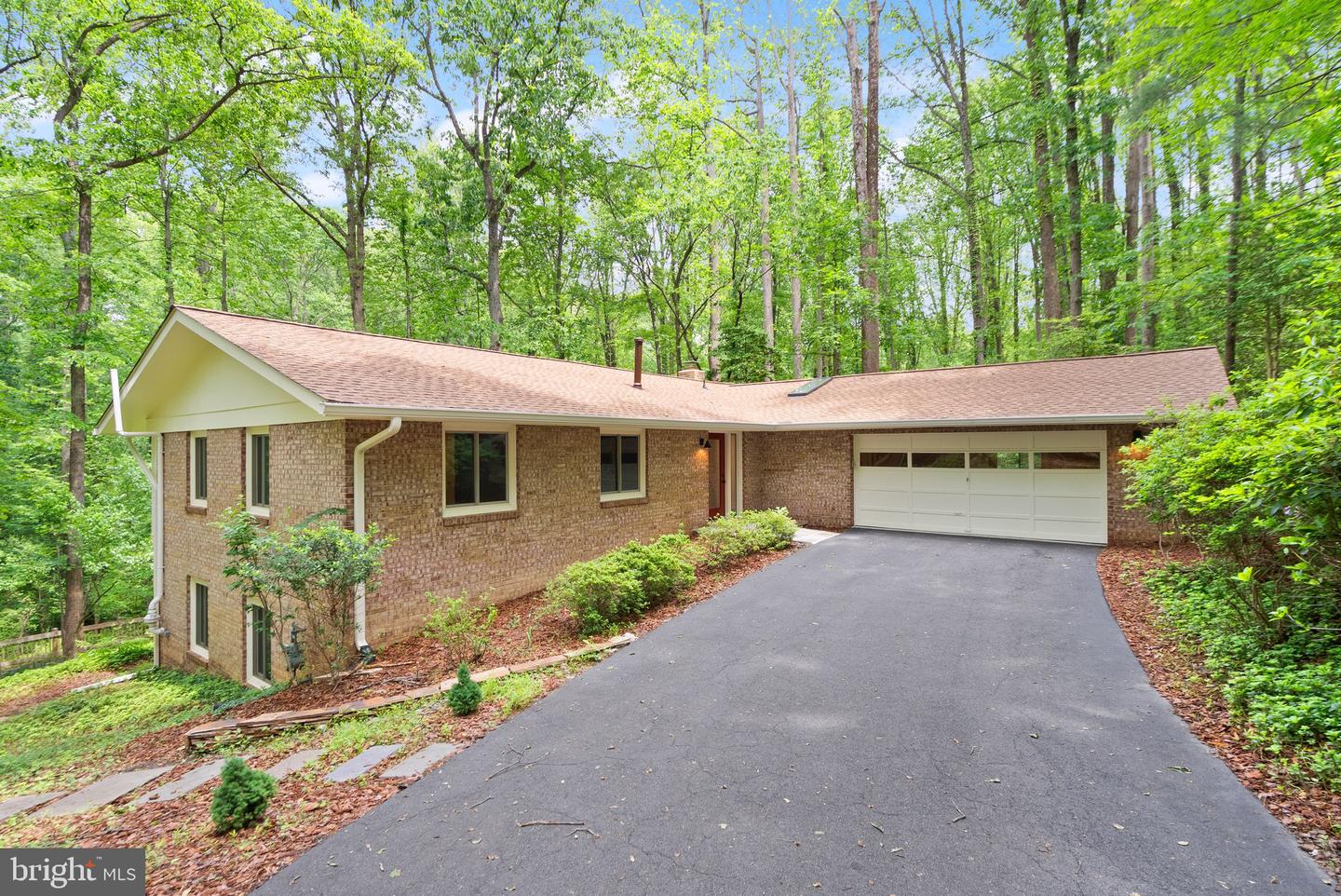 2500 Pegasus Ln