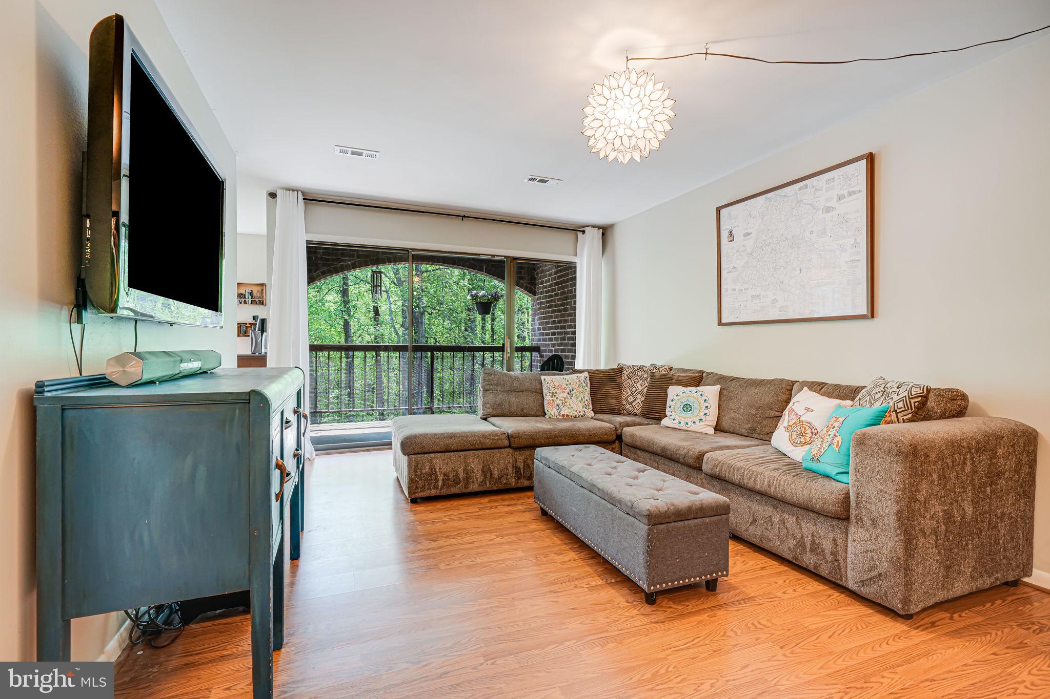 11220 Chestnut Grove Sq #222