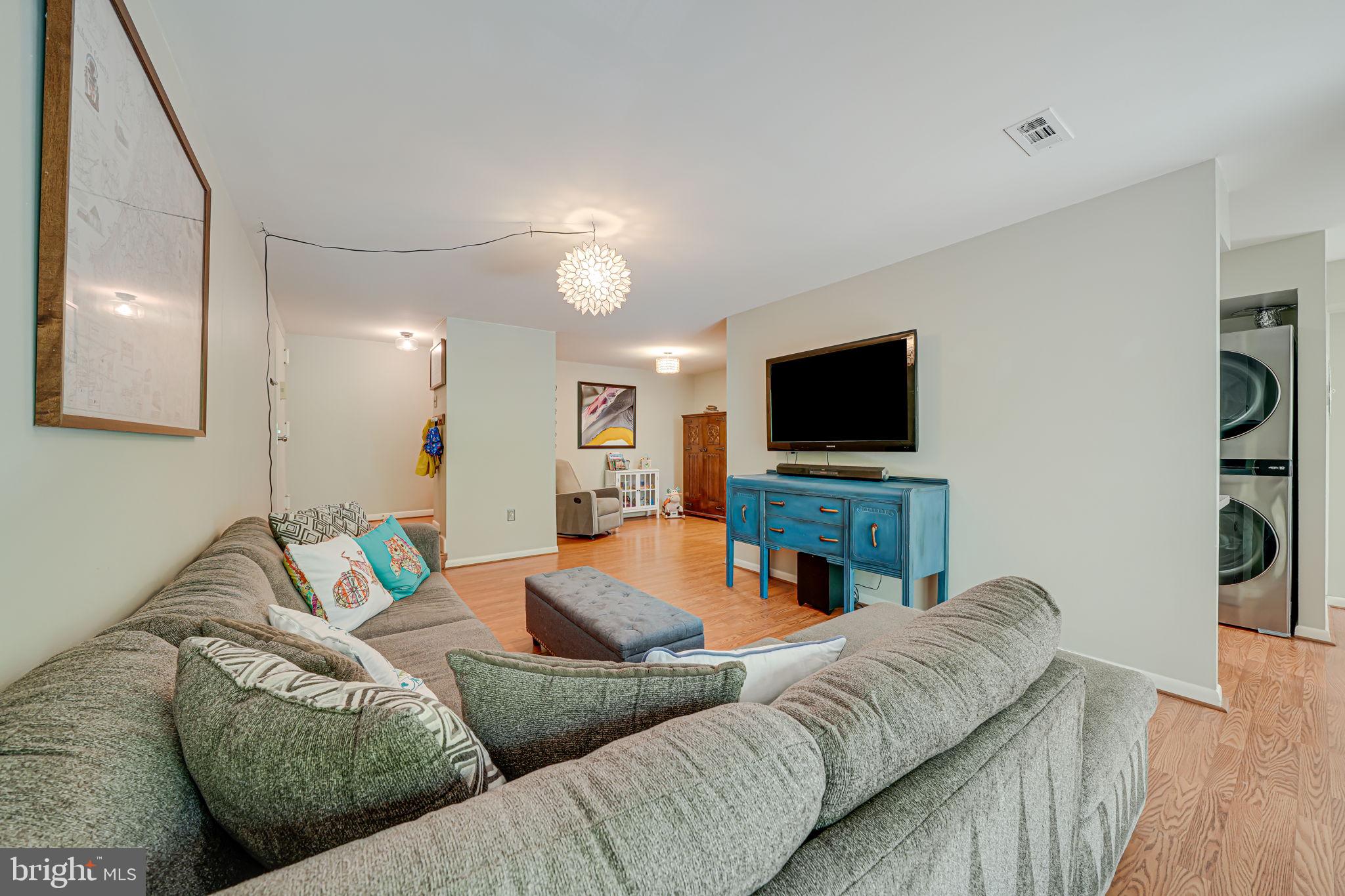 11220 Chestnut Grove Sq #222