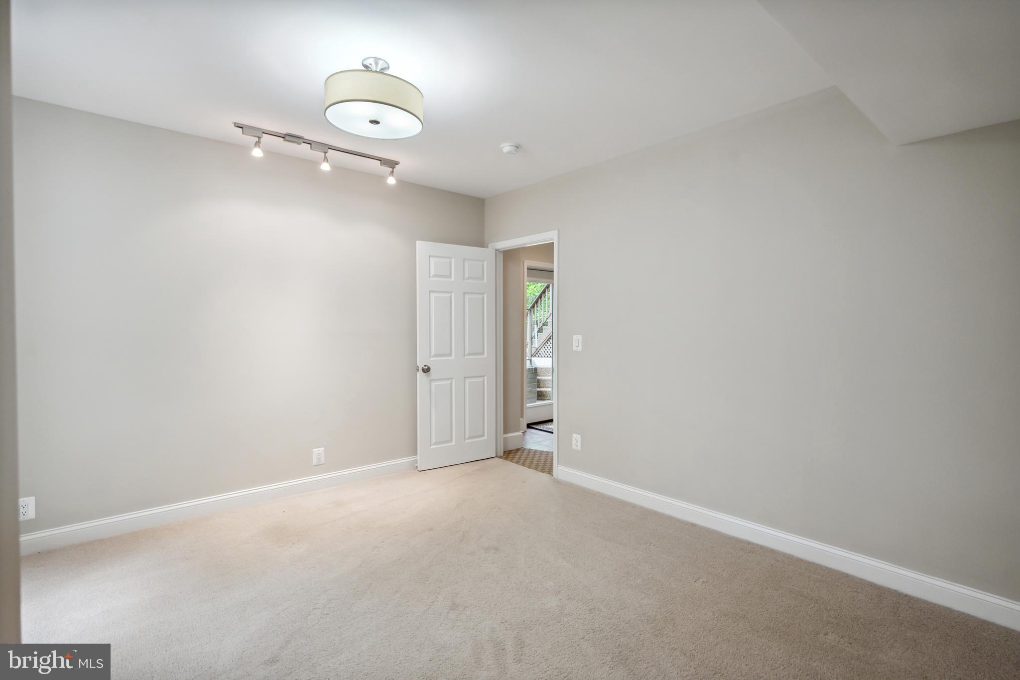 6530 Heather Brook Ct