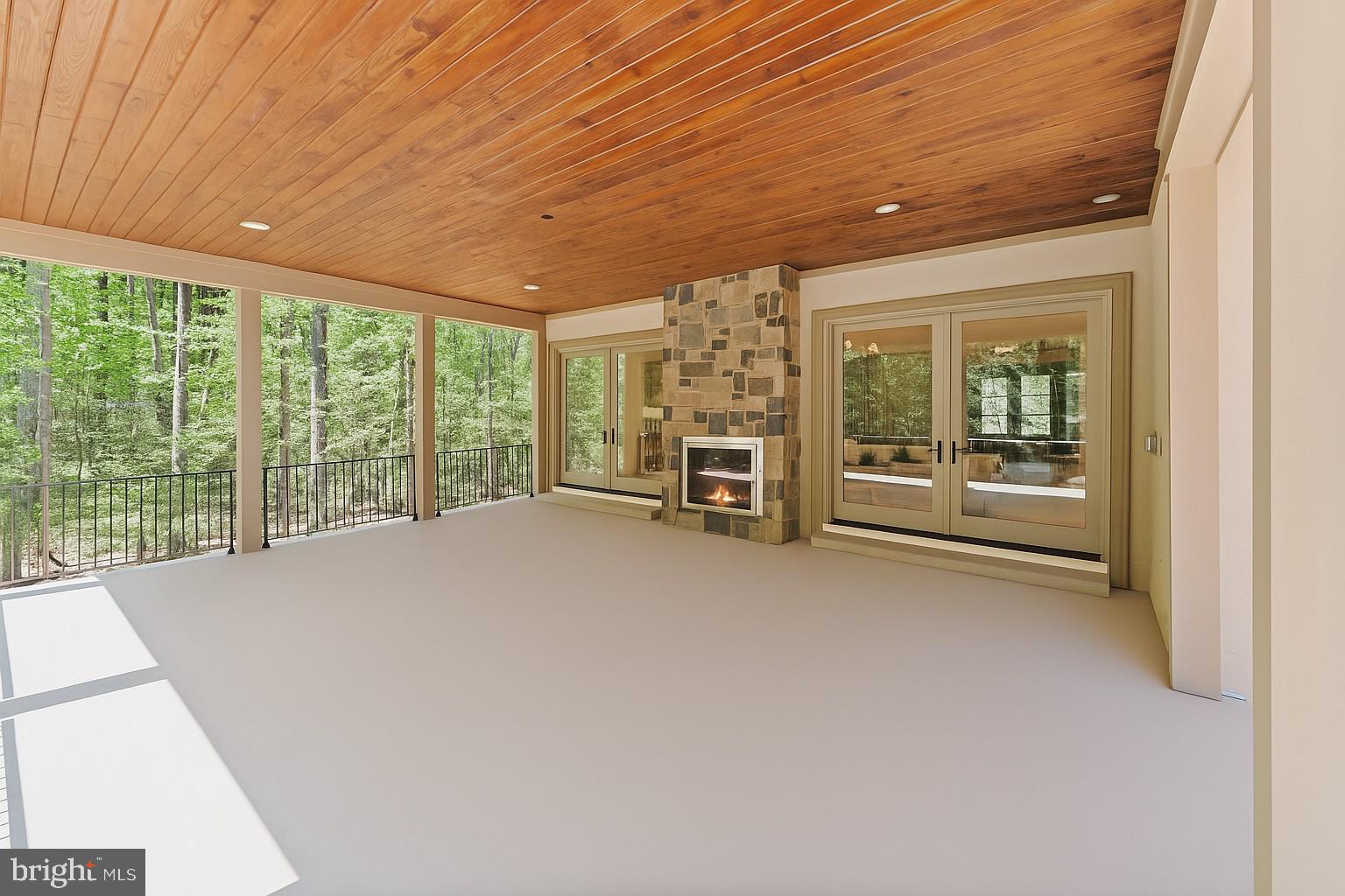 11121 Elmview Pl