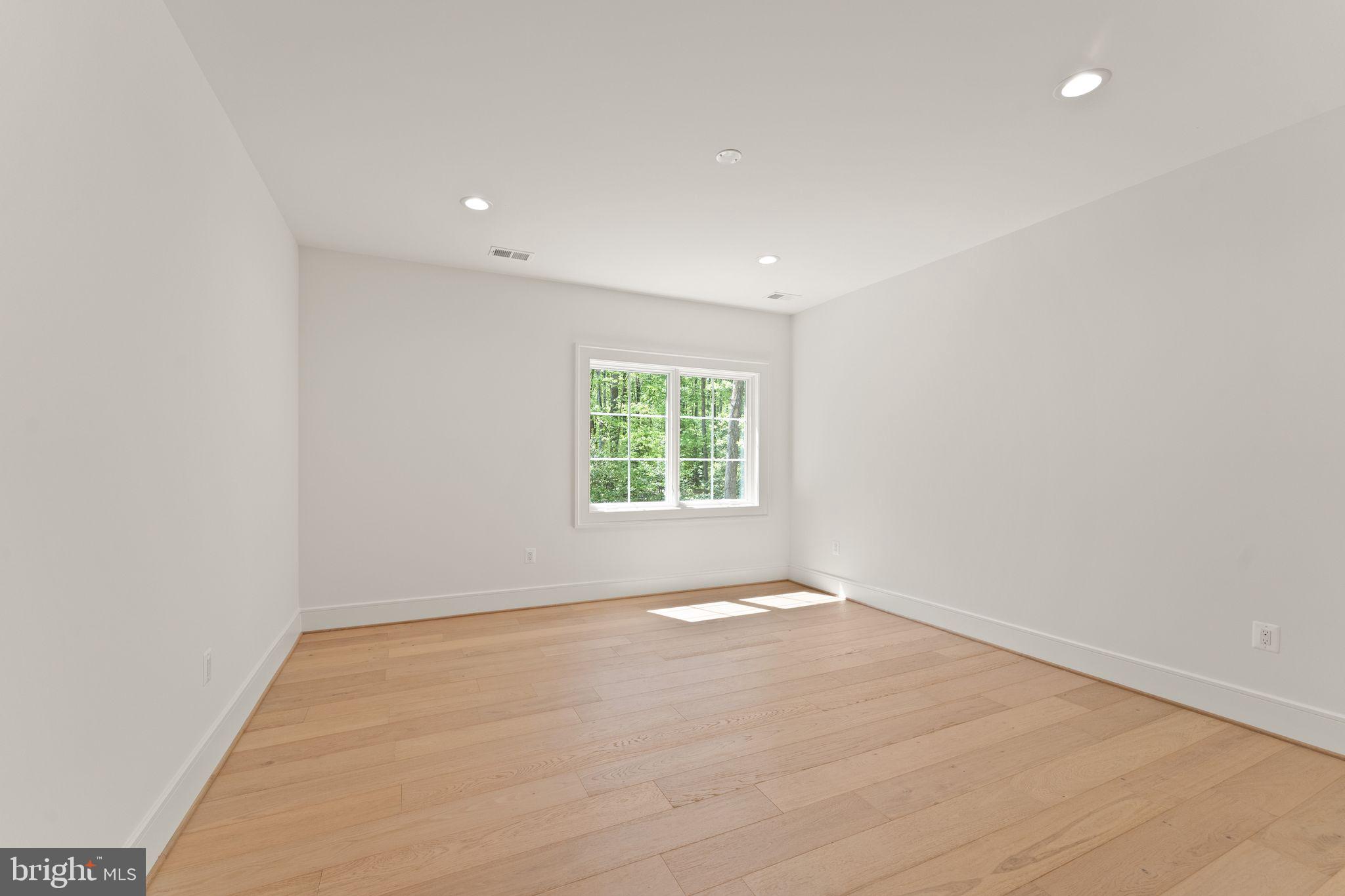 11121 Elmview Pl