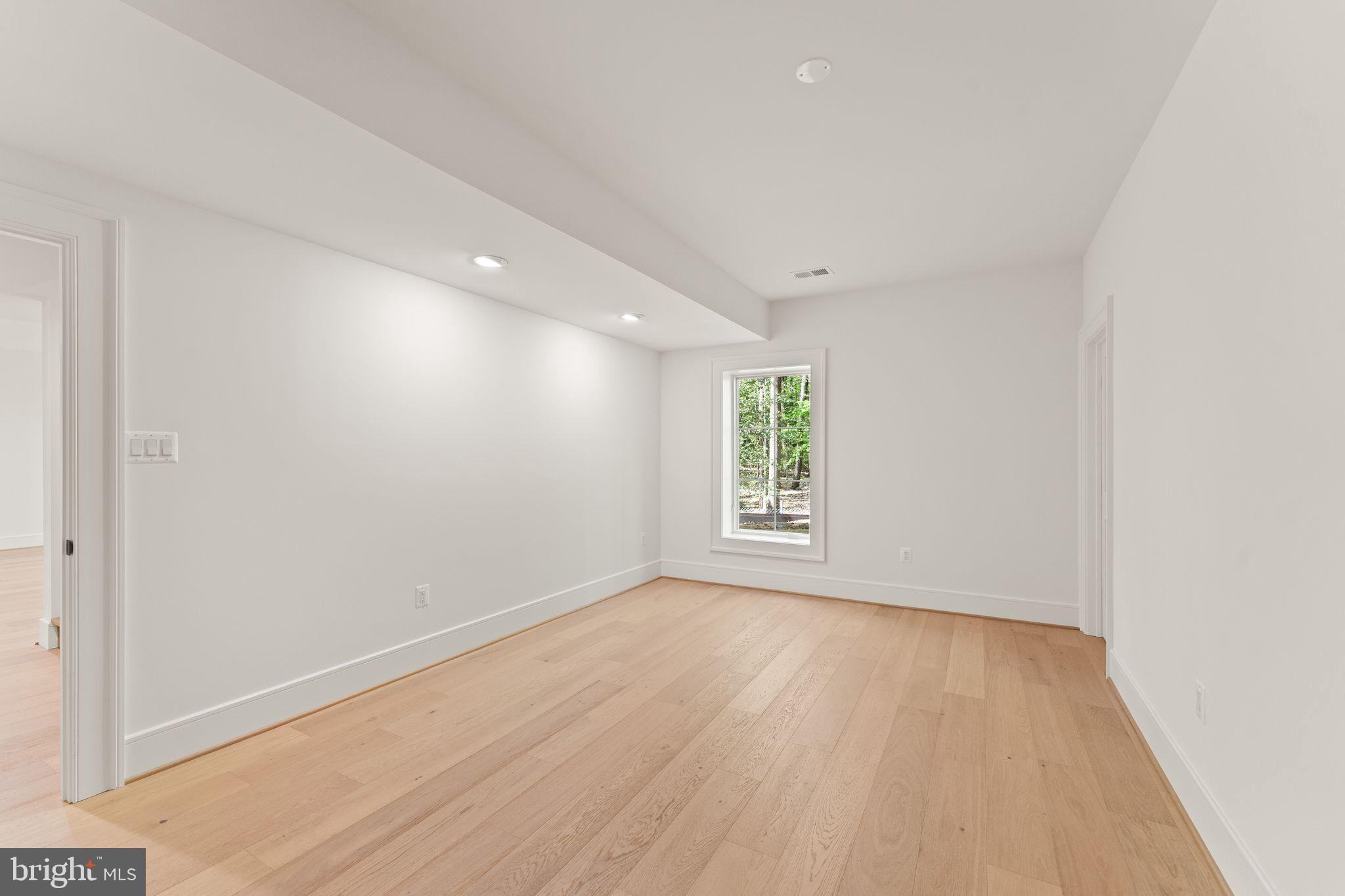 11121 Elmview Pl