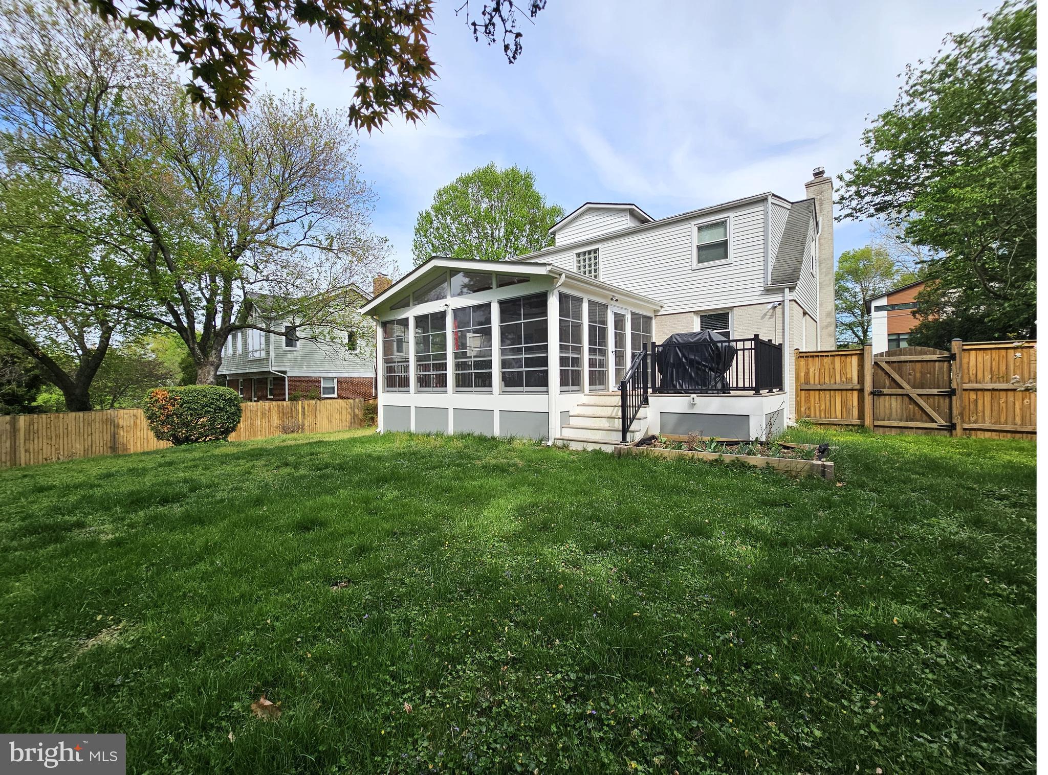 1904 SAWYER PL