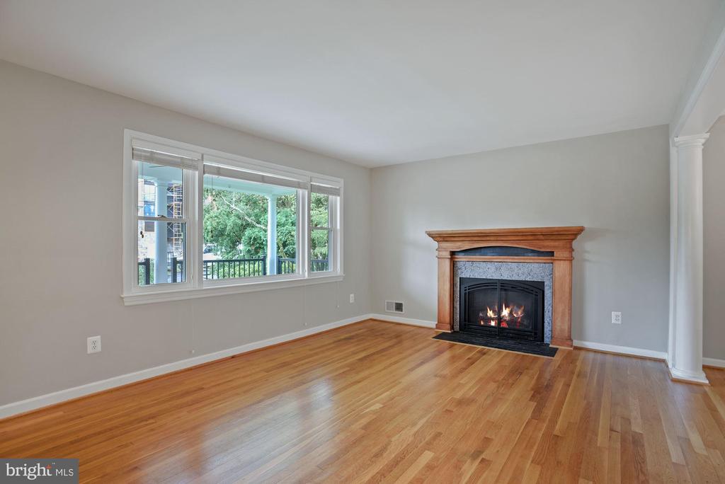 1904 SAWYER PL