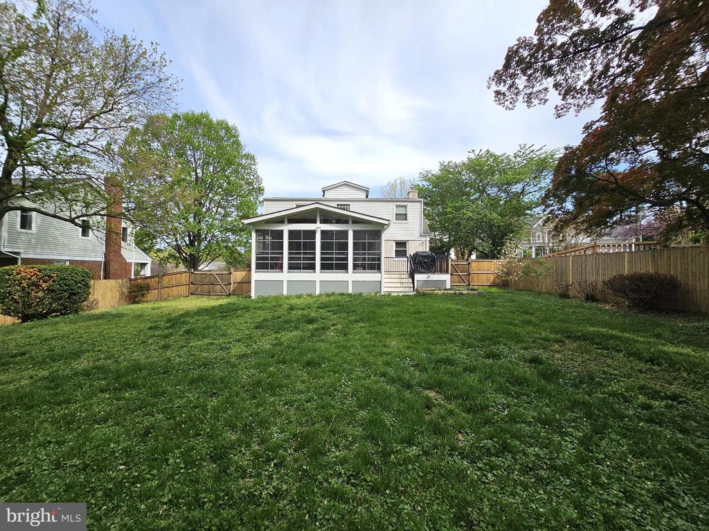 1904 SAWYER PL
