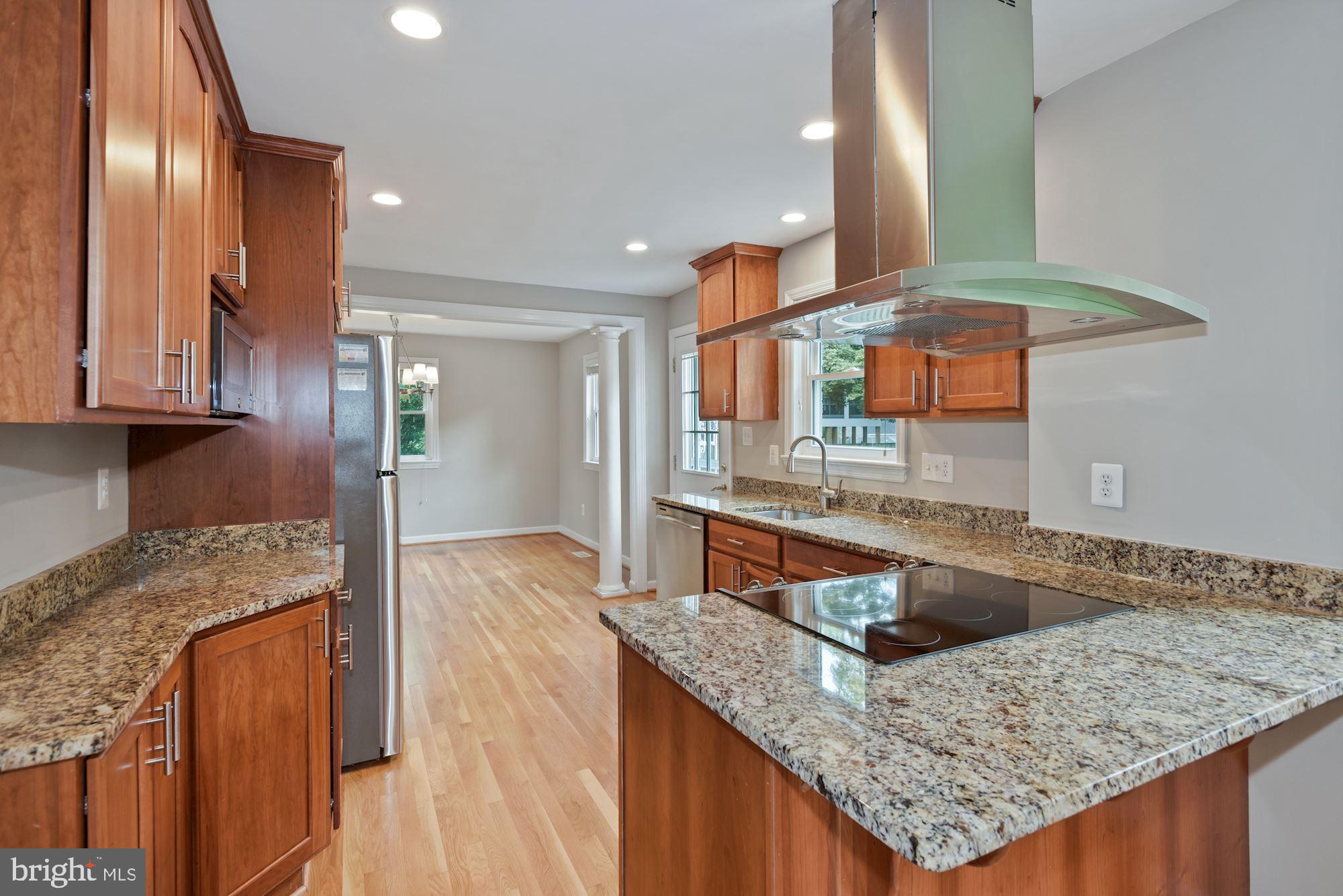 1904 SAWYER PL
