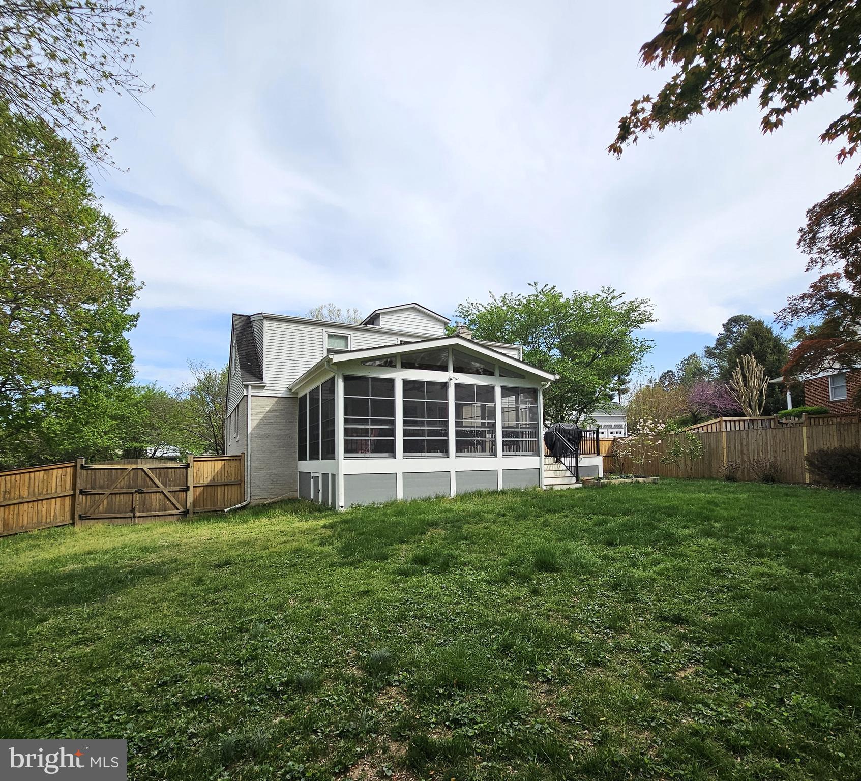 1904 SAWYER PL
