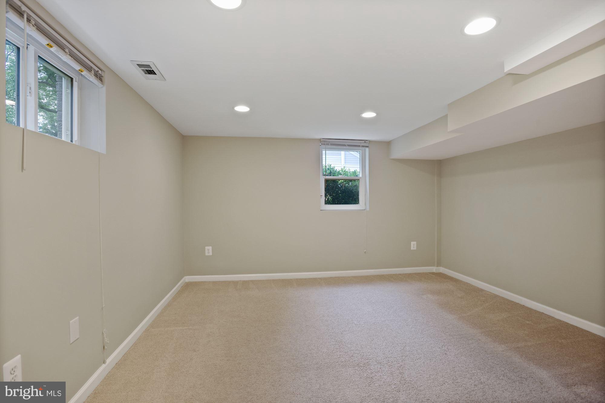 1904 SAWYER PL