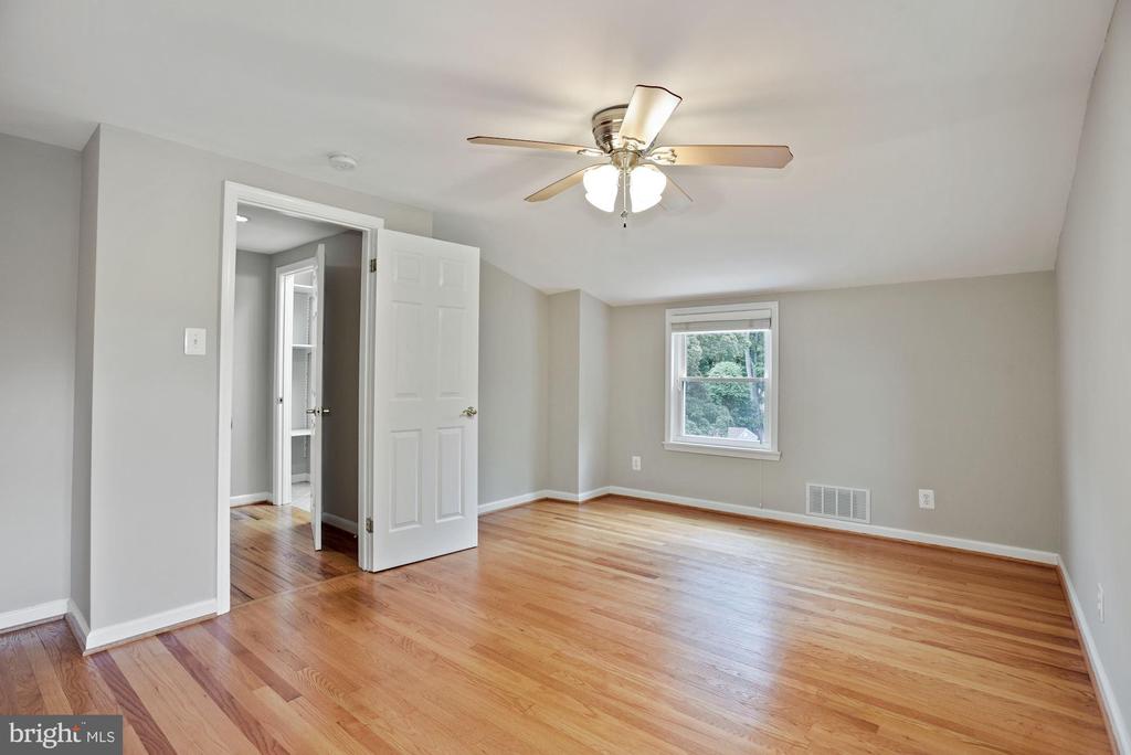 1904 SAWYER PL