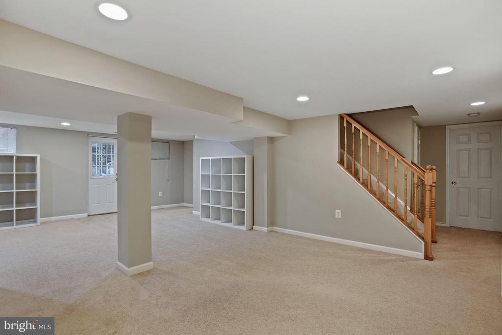 1904 SAWYER PL
