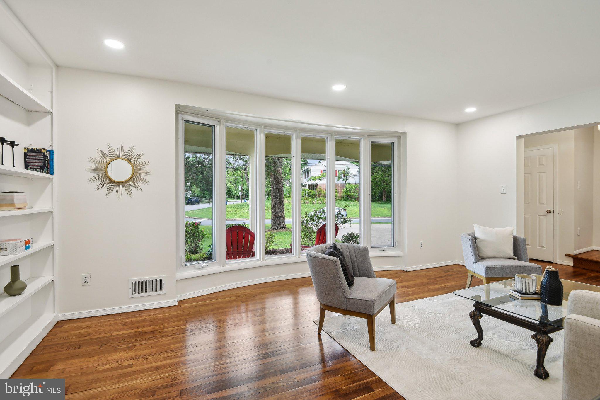 2305 Cavendish Dr