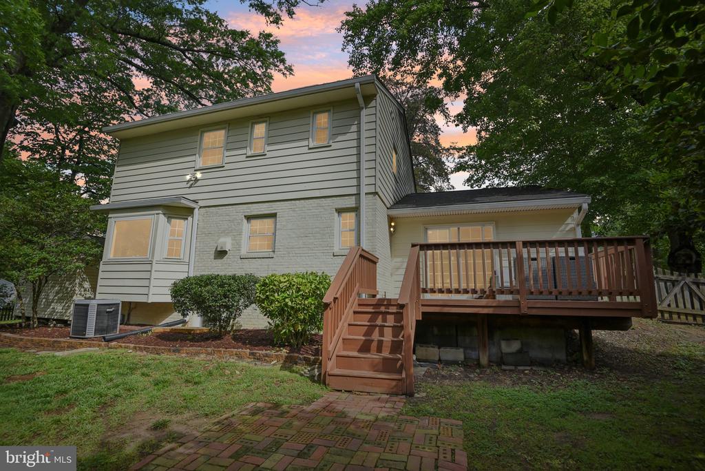 2305 Cavendish Dr