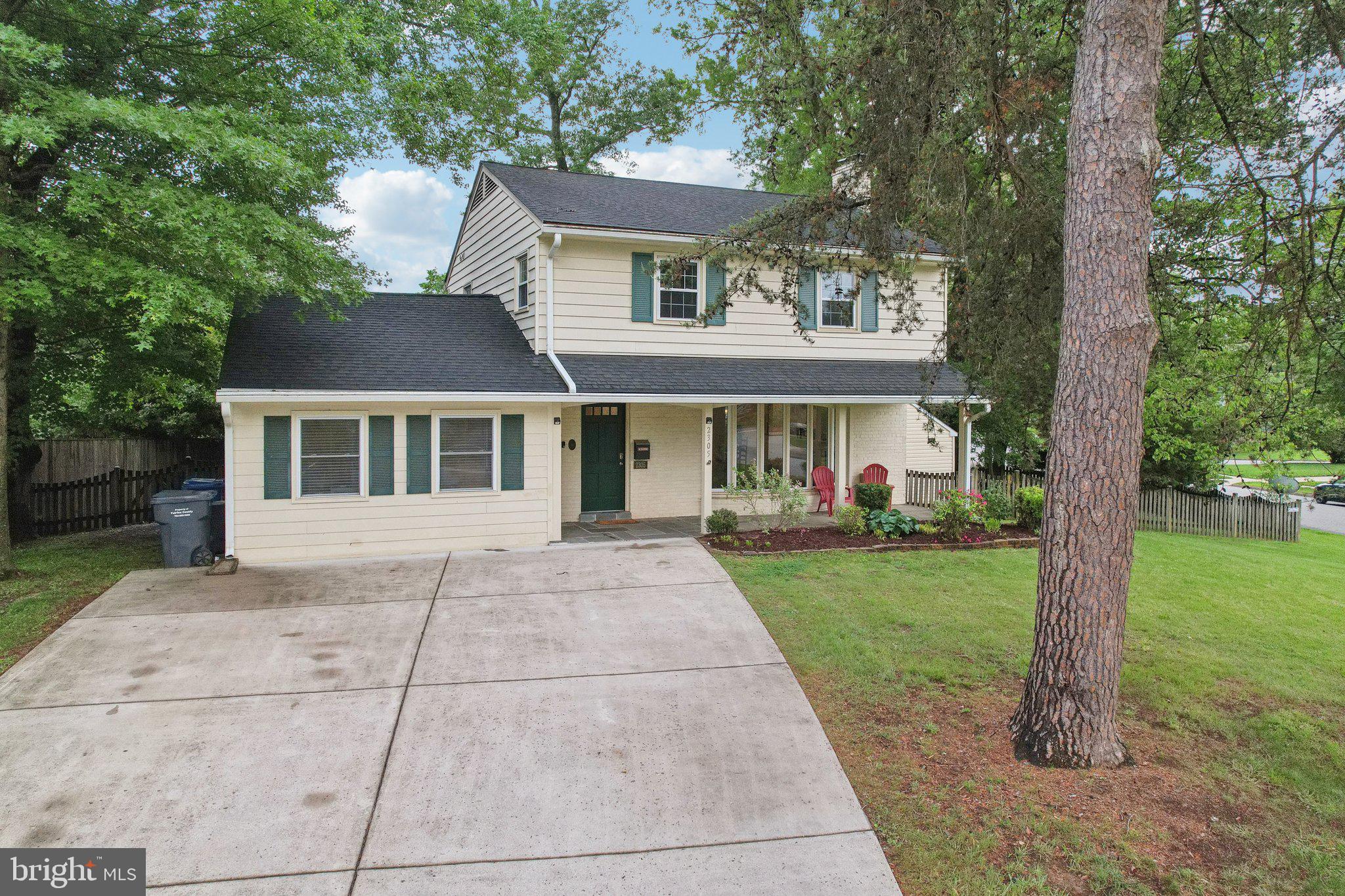 2305 Cavendish Dr