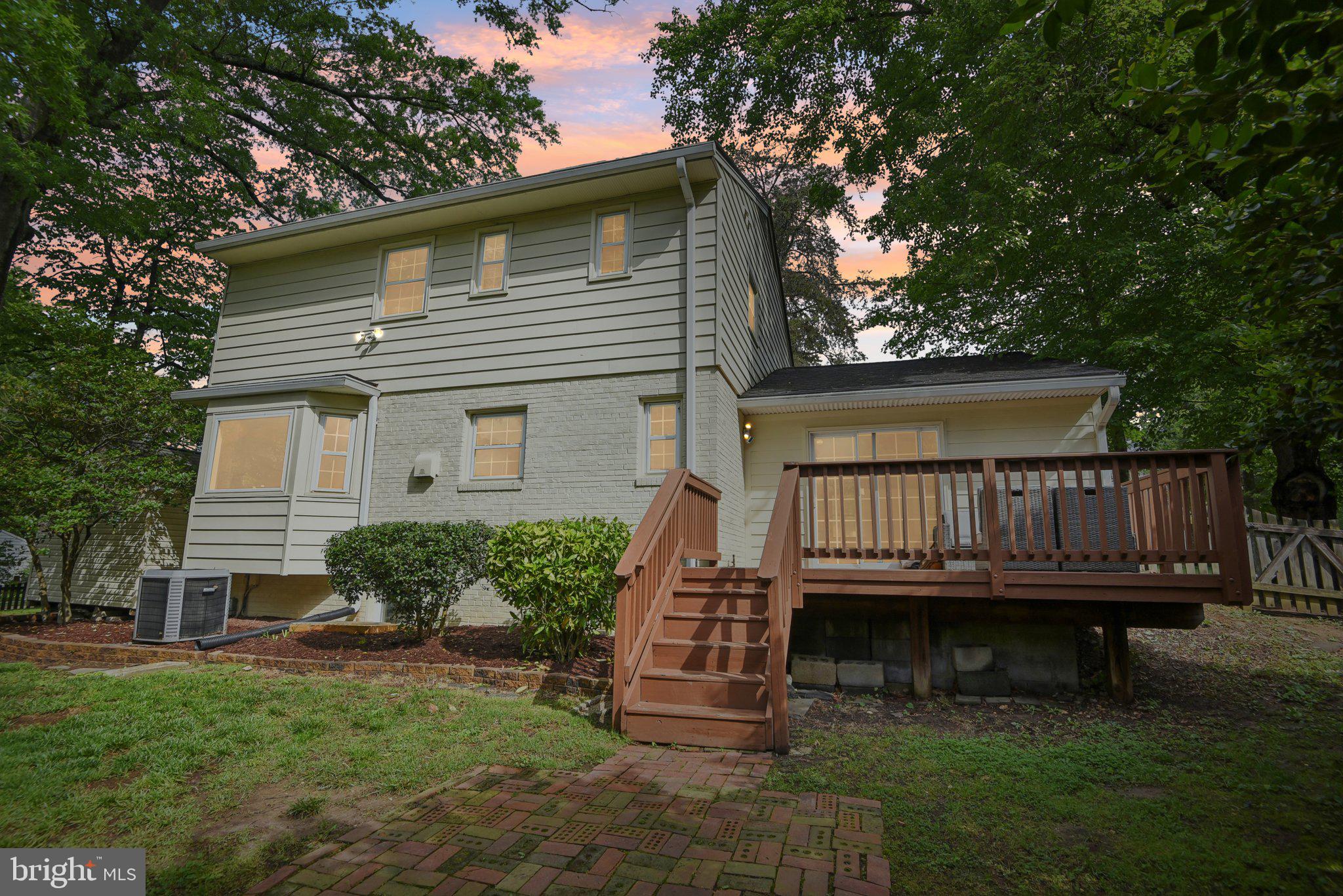 2305 Cavendish Dr