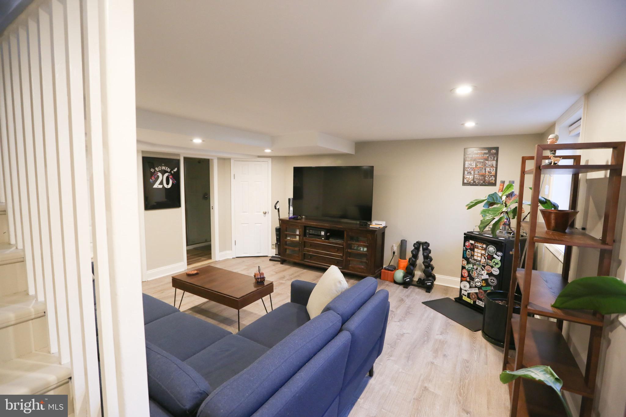5918 Edgehill Ct