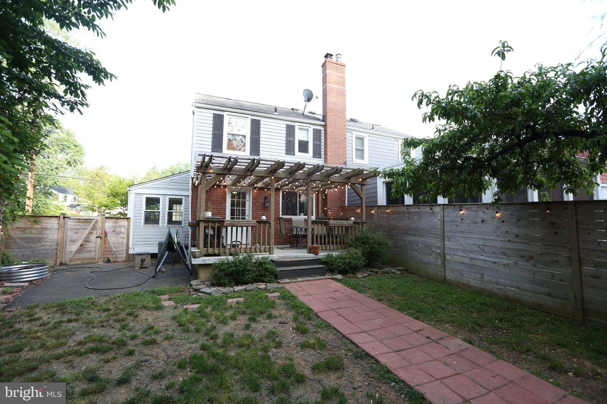 5918 Edgehill Ct