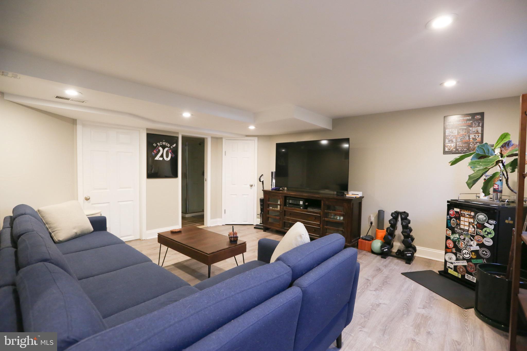 5918 Edgehill Ct