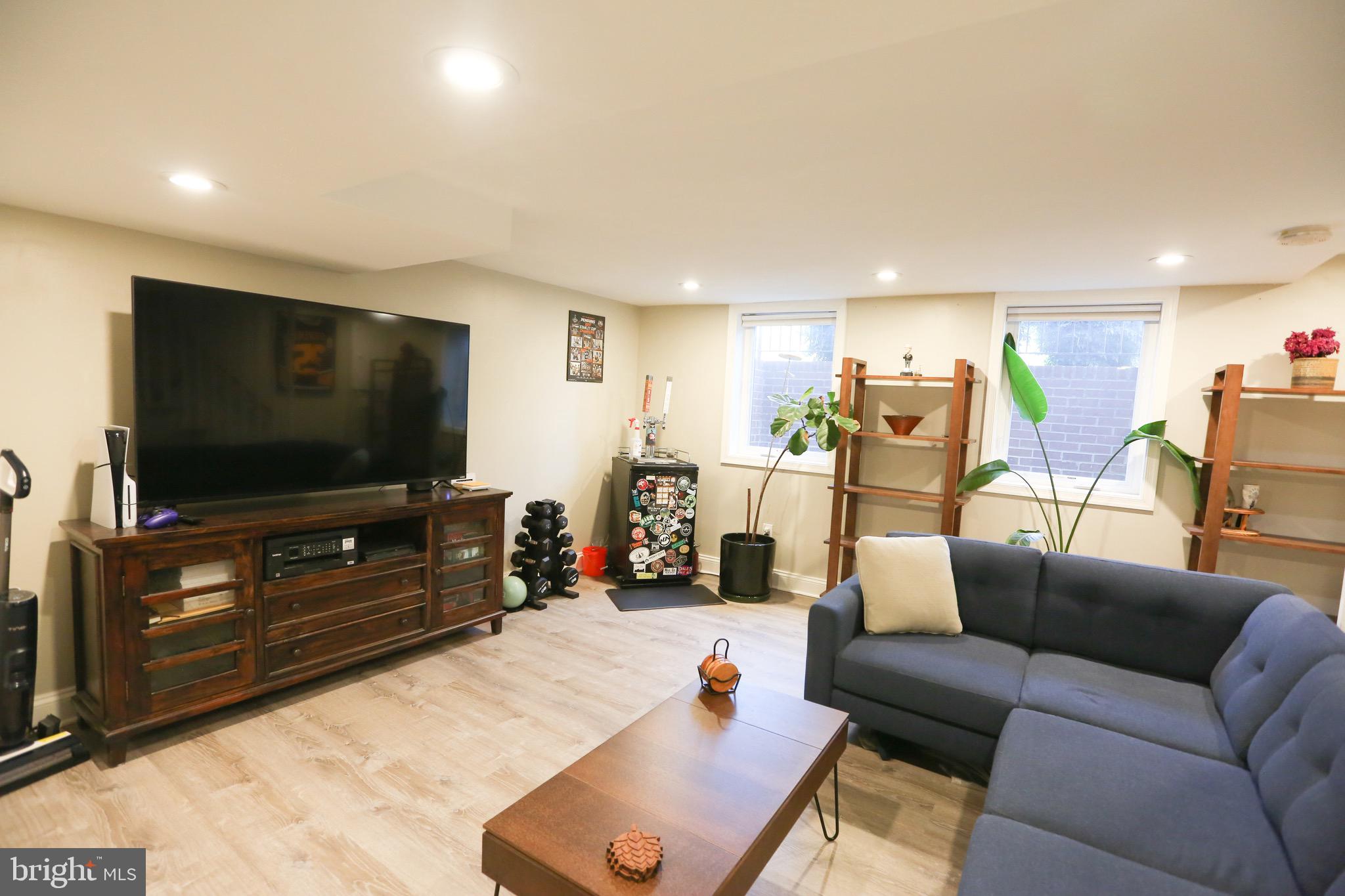 5918 Edgehill Ct